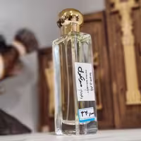 عطر  مولکول اسانس عطر ادکلن مولکول حجم 30 میلی لیتر