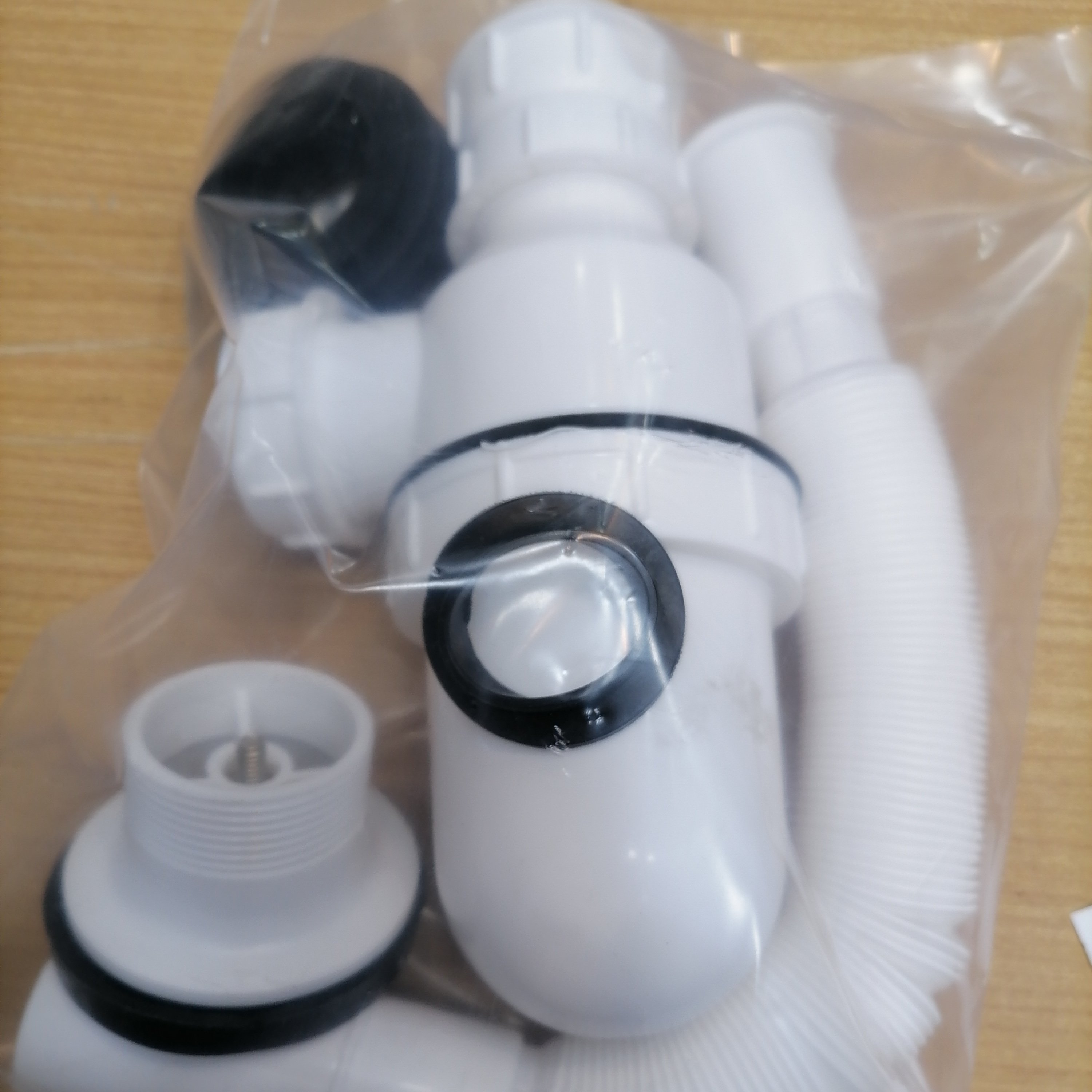 سیفون یک لگنه 1/1/2 با مخزن بزرگ و زیر آب با پیچ برنجی 