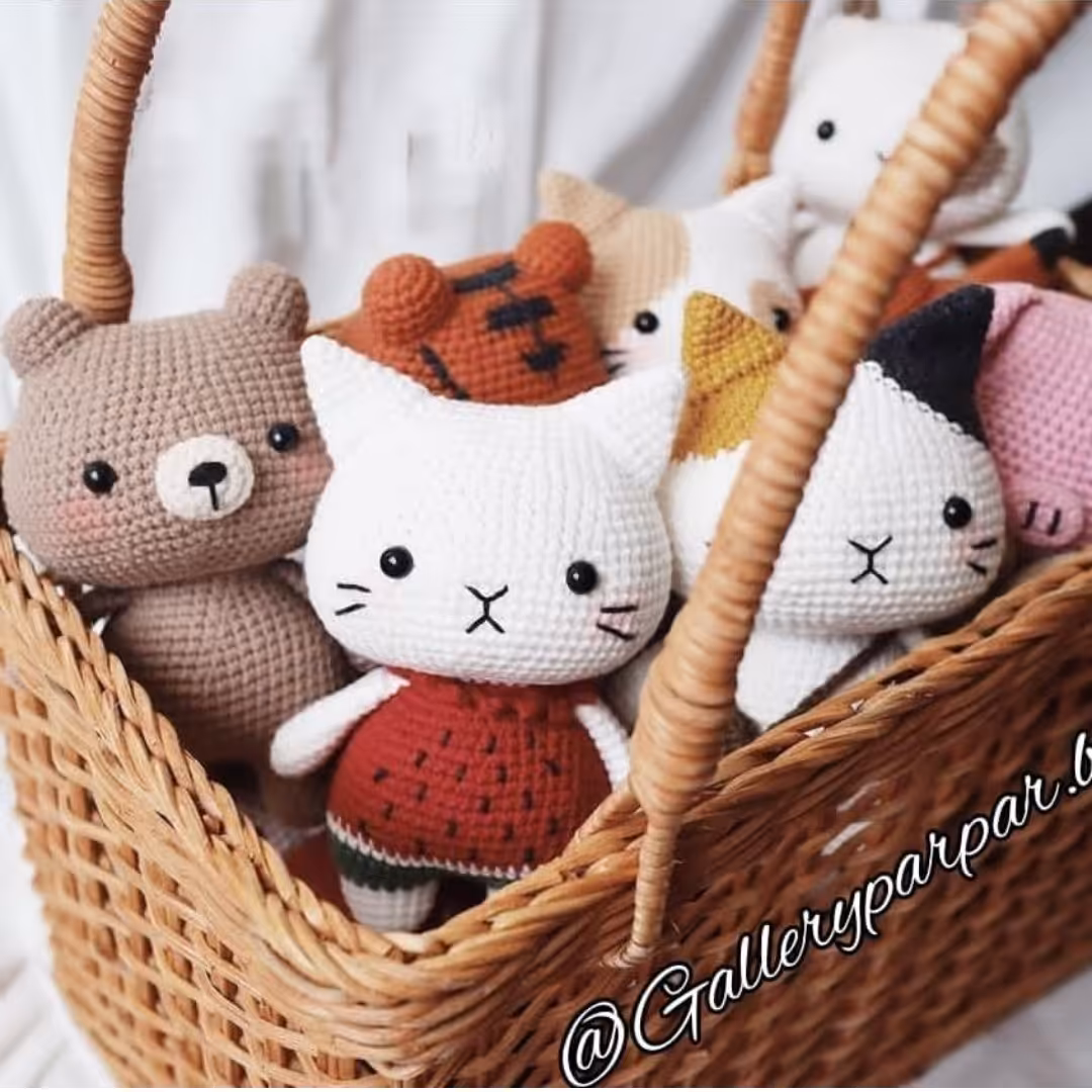 عروسکبافتنی گربه هندونه ای ( قد حدودا 15 تا 18 سانت)