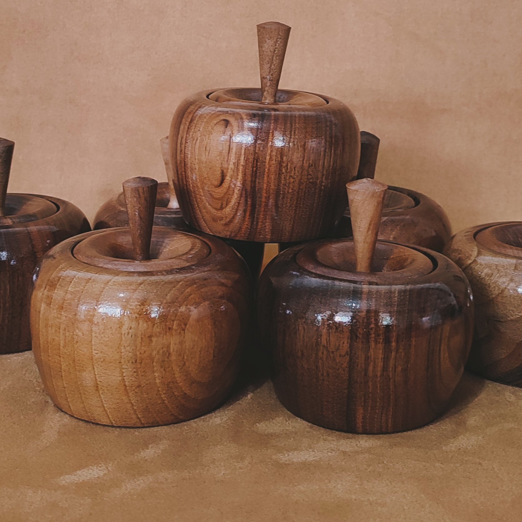 قندان چوبی طرح سیب قطر 10 سانت قطر دهانه  65 فروش بصورت تک و عمده