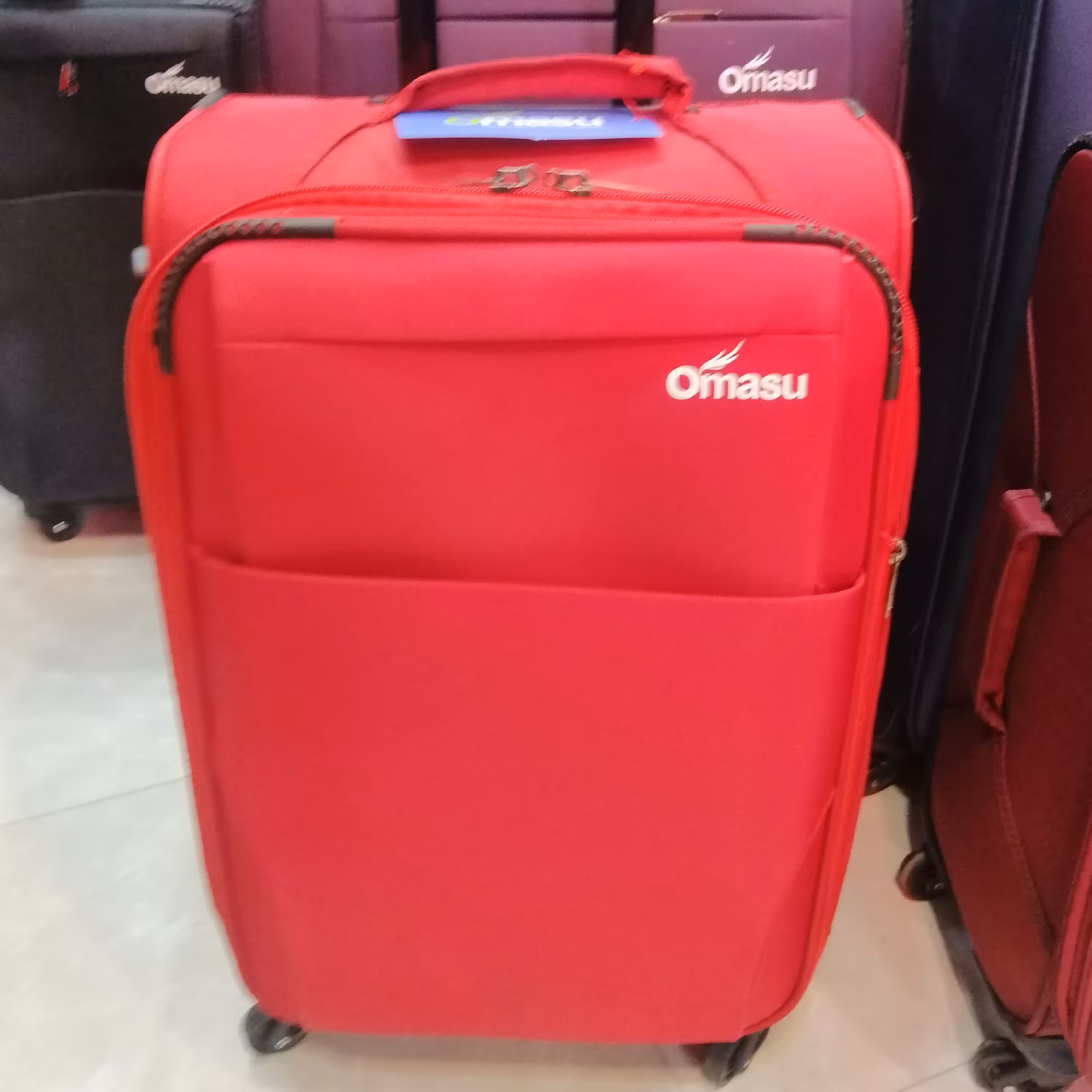 چمدان دو تکه اوماسو طرح کت