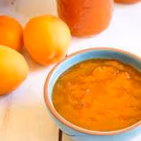 مربای زردآلوباعسل وزعفران پخته شده