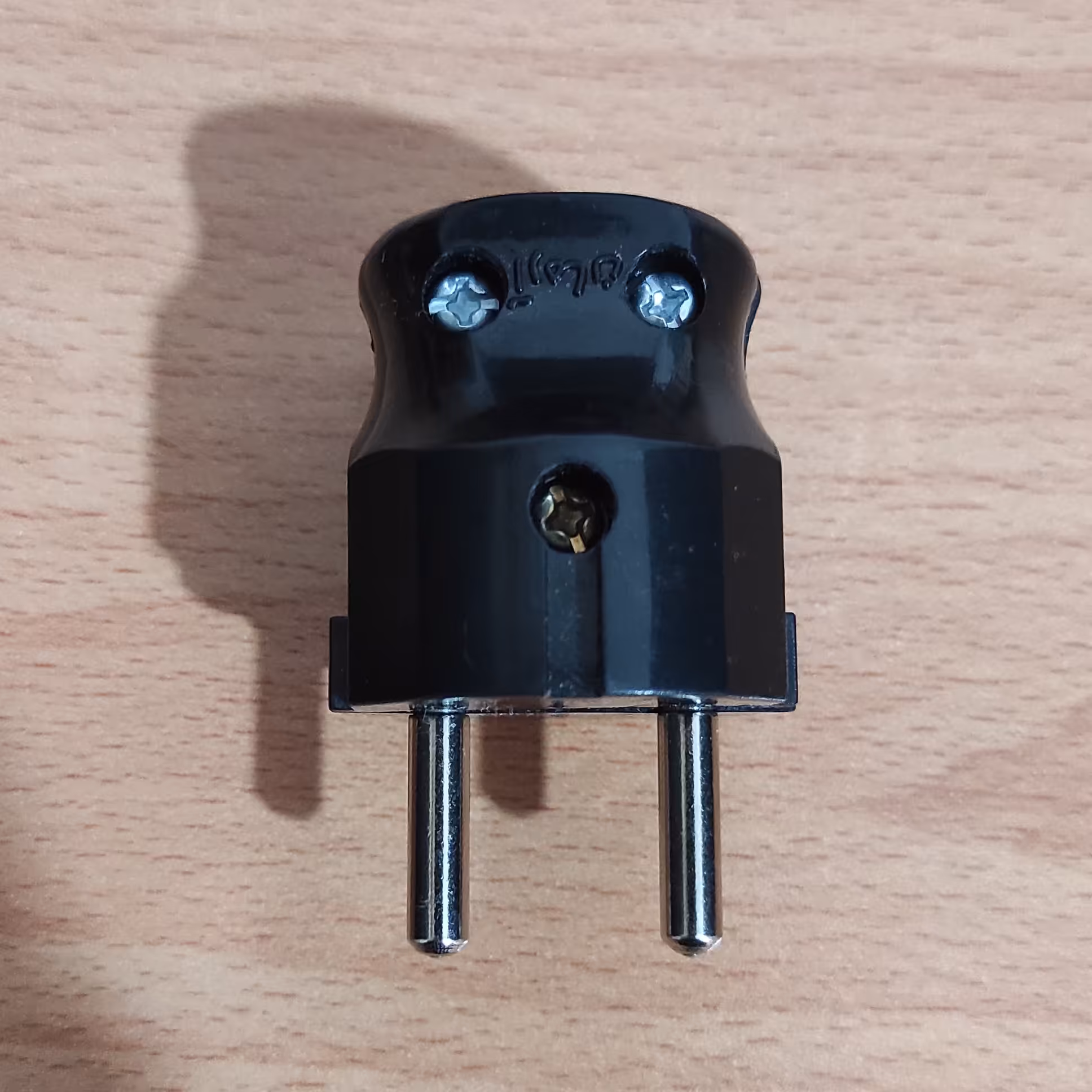 دو شاخه برق