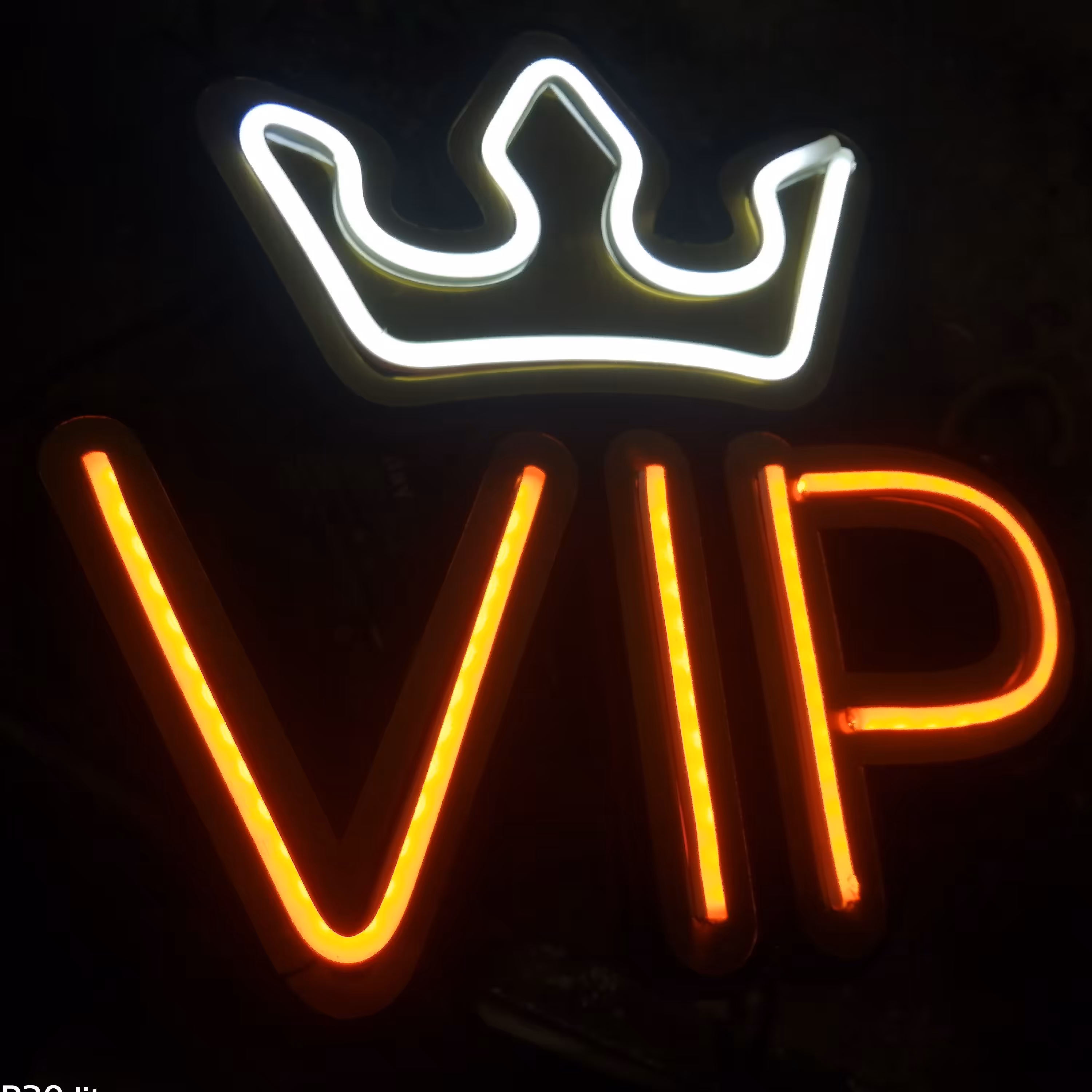 تابلو vipیه تابلو جذاب وشیک برای رستوران ومغازه