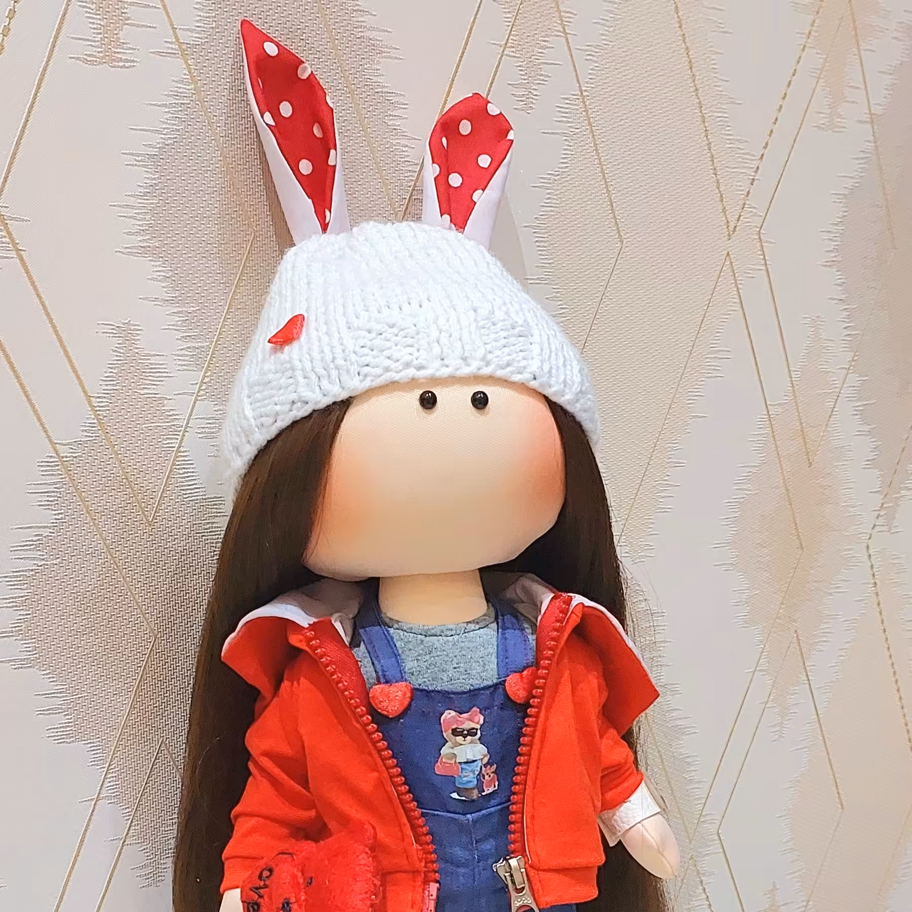 عروسک روسی دختر با کلاه خرگوشی و قد 35 سانتی با کدهای چرم طبیعی و به همراه خرس دستش