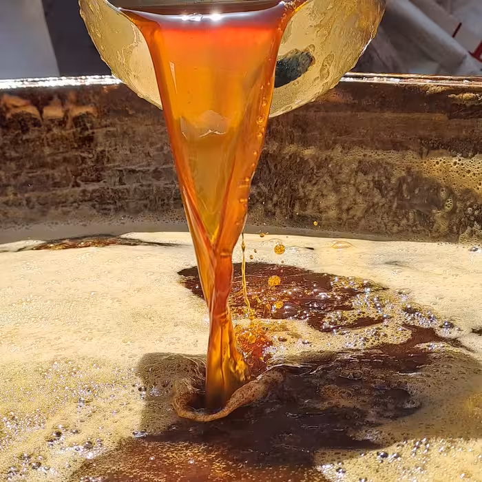 شیره انگور محلی امسالی (پخته شده در دیگ مسی) 1کیلوگرمی 