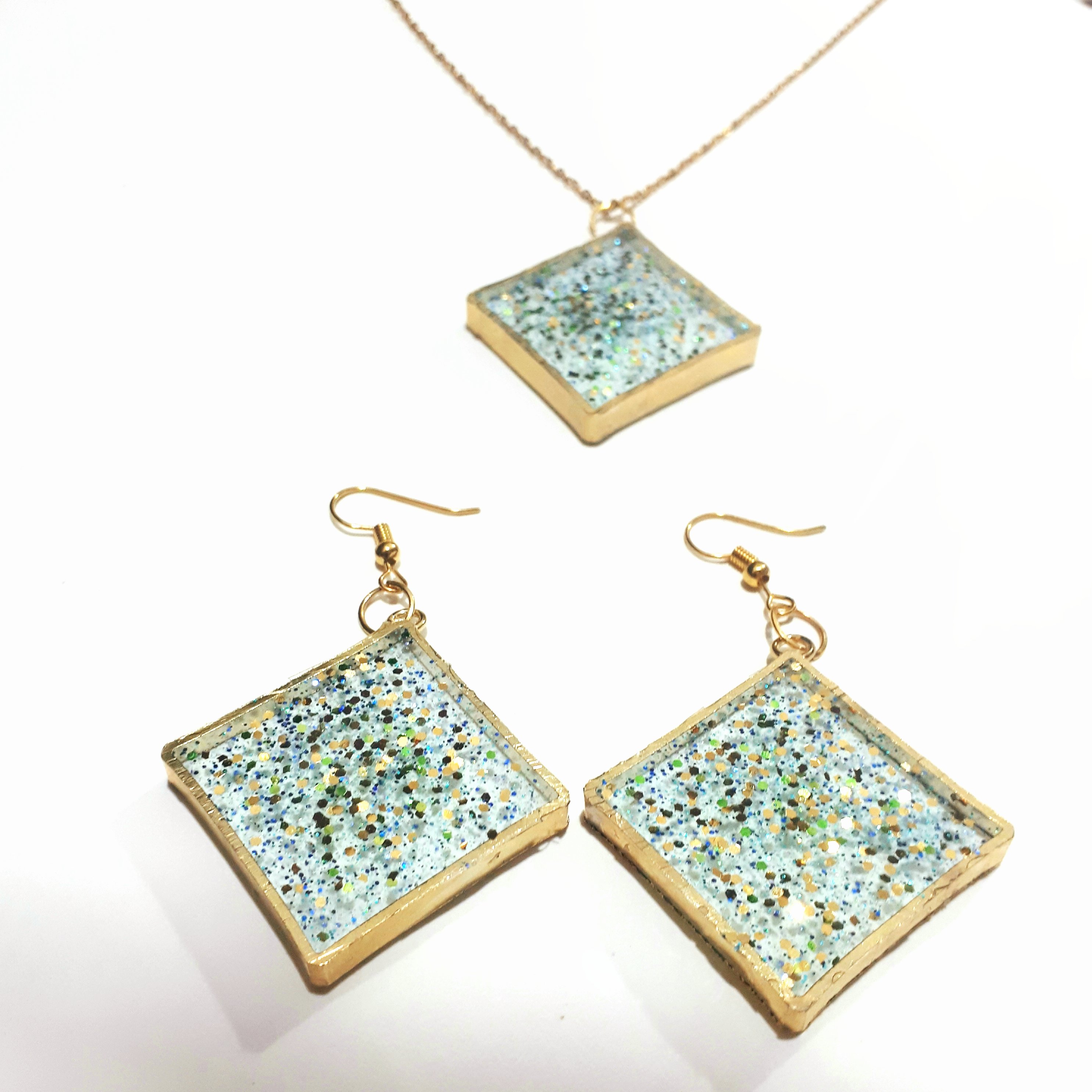 نیم ست گردنبند و گوشواره زنانه  اکلیلی 