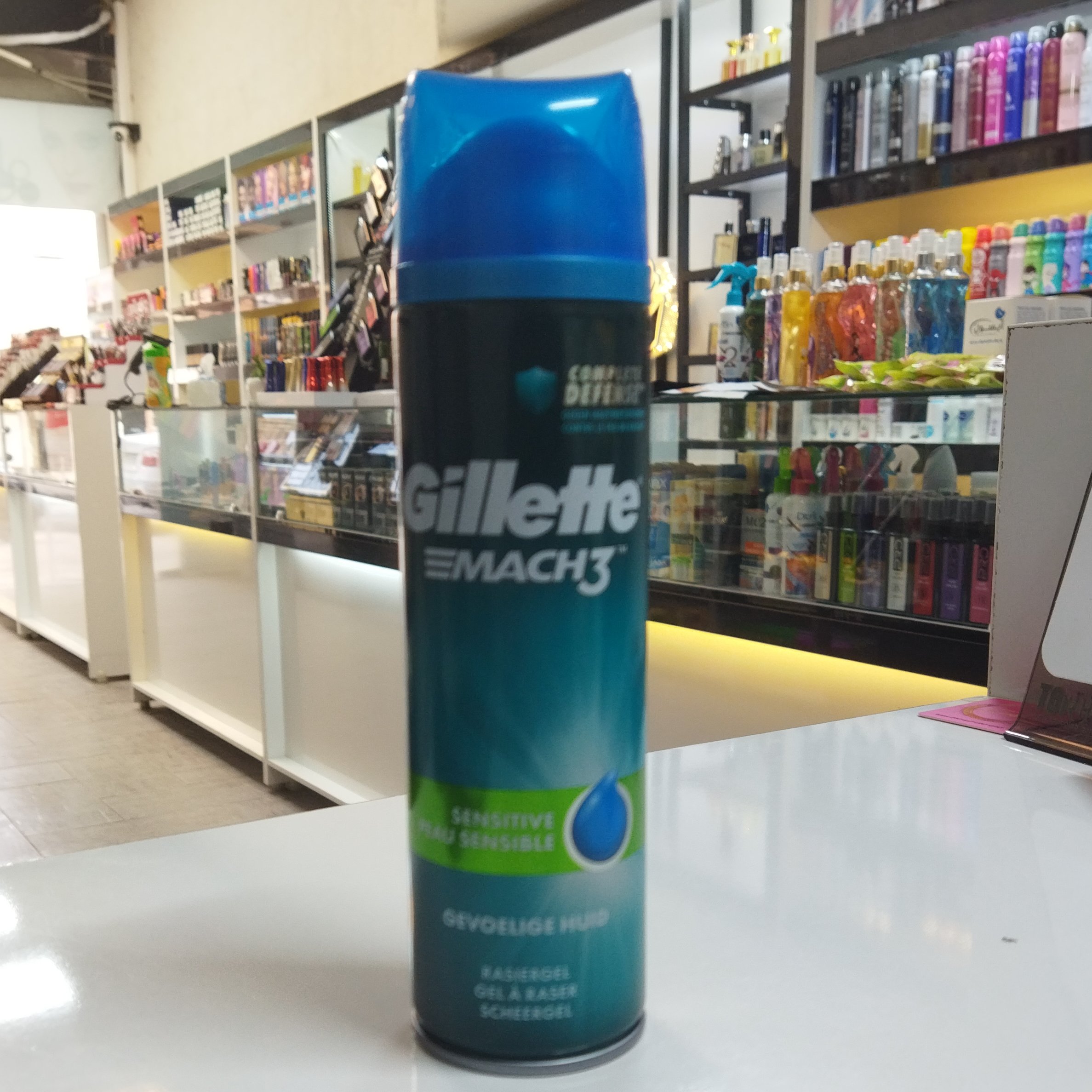 ژل اصلاح ژیلت مدل مچ3 مناسب پوستهای حساس حجم 200 میل