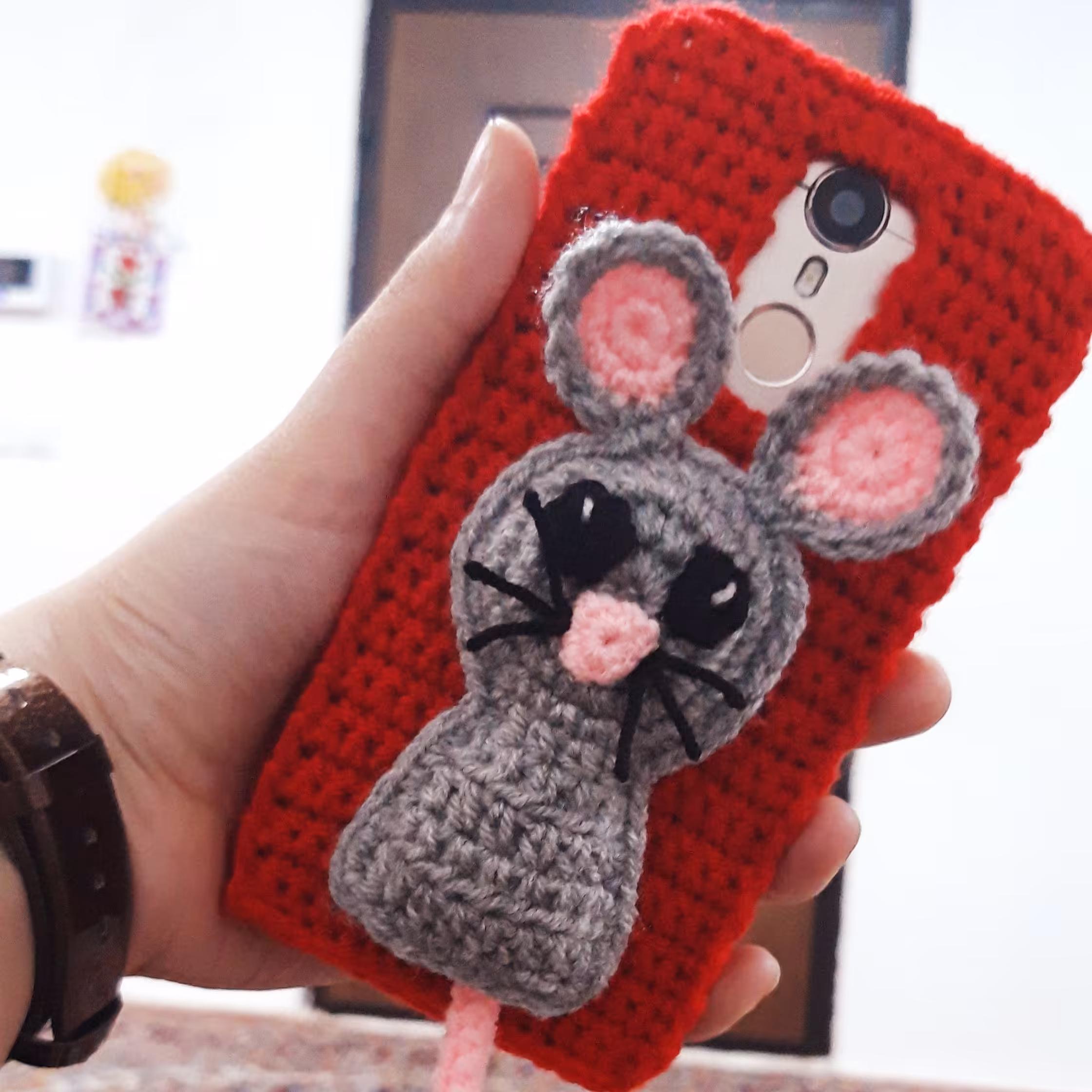 قاب موبایل دست بافت طرح موش دم دراز