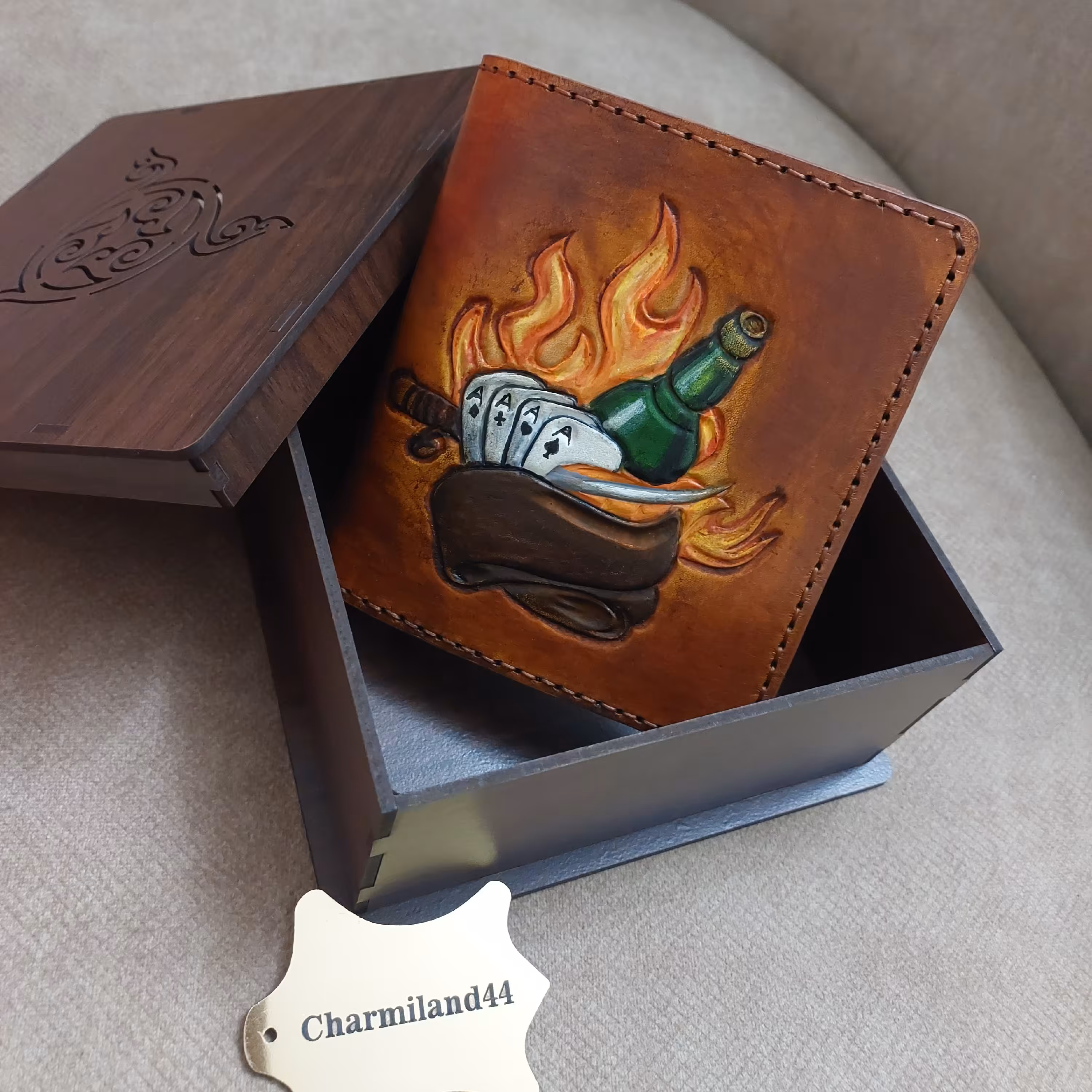 کیف پول چرم طبیعی با حکاکی 