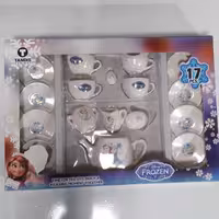 ظروف چینی فروزن شامل استکان نعلبکی پارچ و قوری یه کار عالی