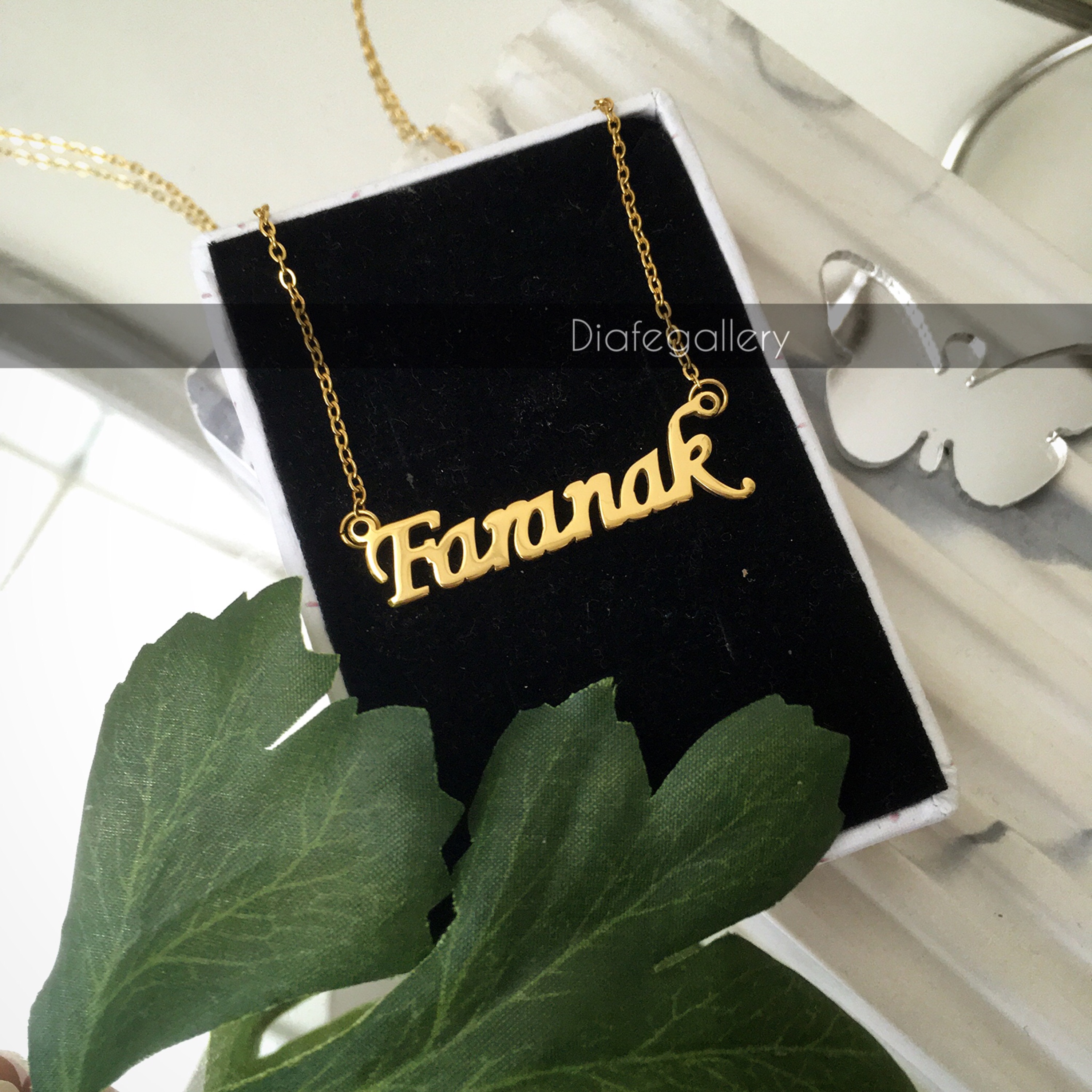 گردنبند اسم انگلیسی فرانک Faranak با پلاک اسم و زنجیر جنس استیل رنگ ثابت