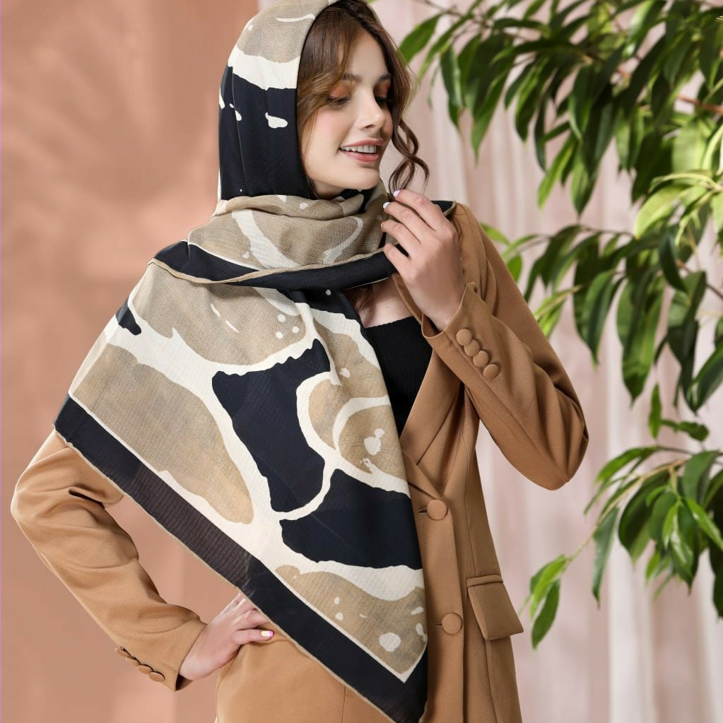 روسری مشکی کرم، نخی دست دوز کد 7