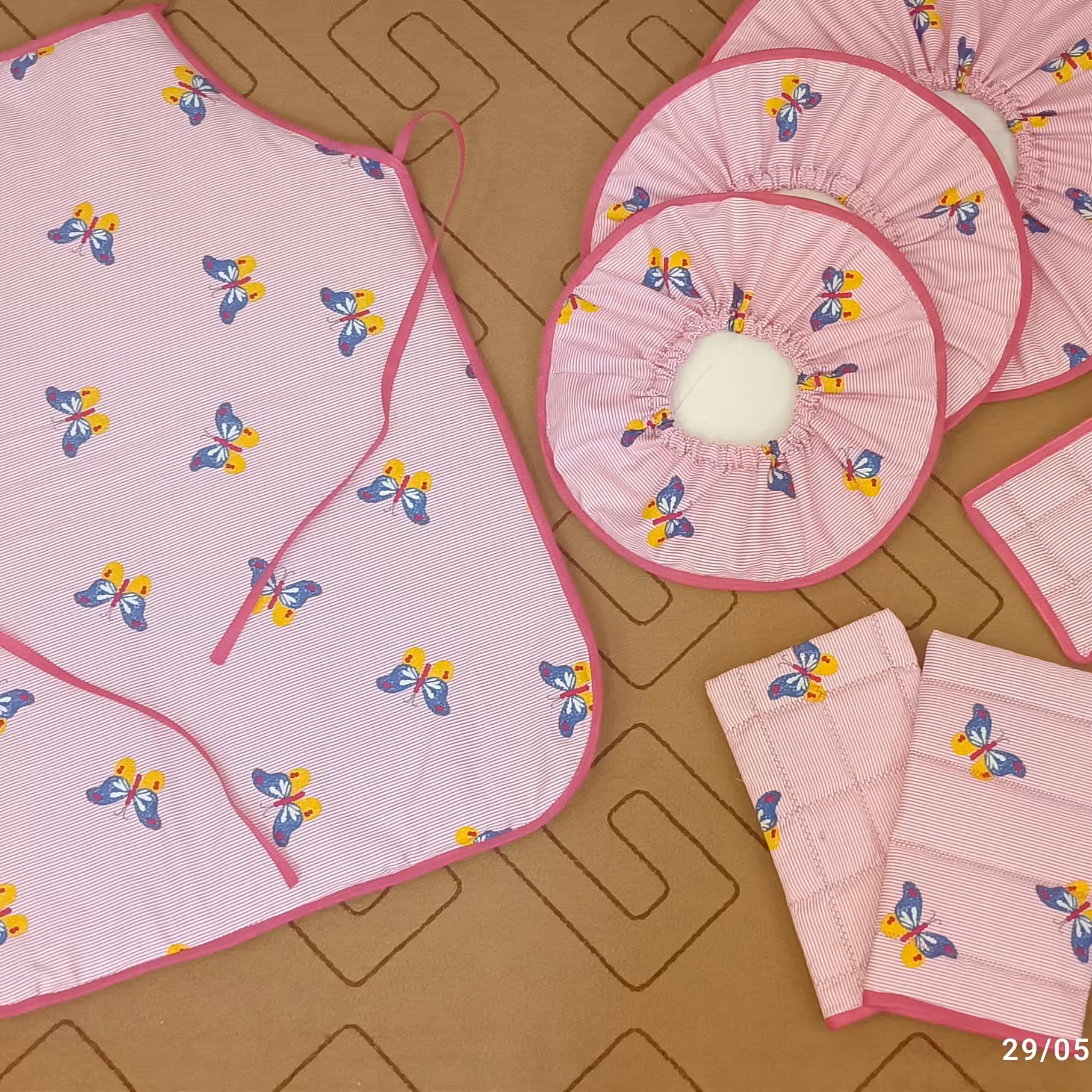 سرویس آشپزخانه جنس نخ کتان عالی  طرح پروانه چند تیکه