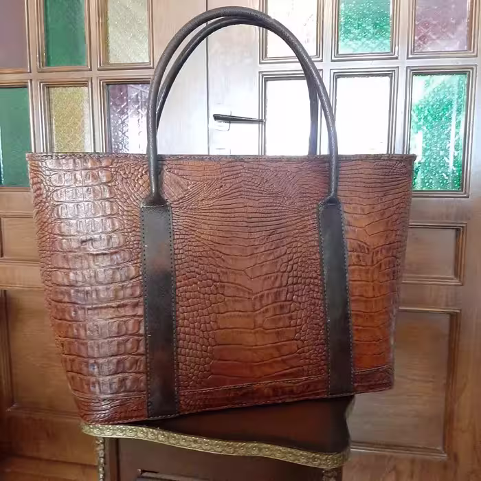 کیف دوشی زنانه چرم طبیعی دست دوز 