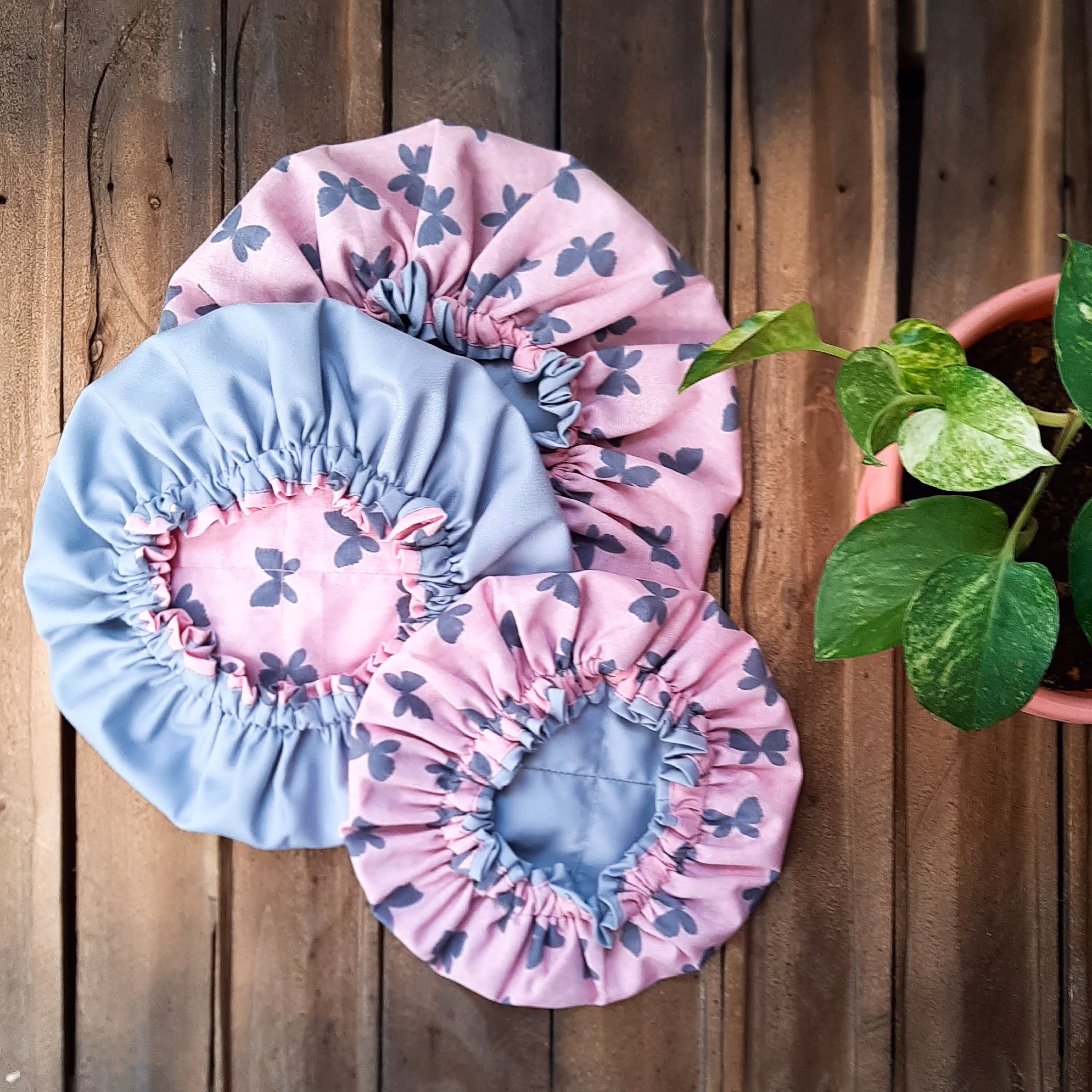 سرویس 6تیکه آشپزخونه پروانه ای زمینه صورتی با ترکیب طوسی صورتی