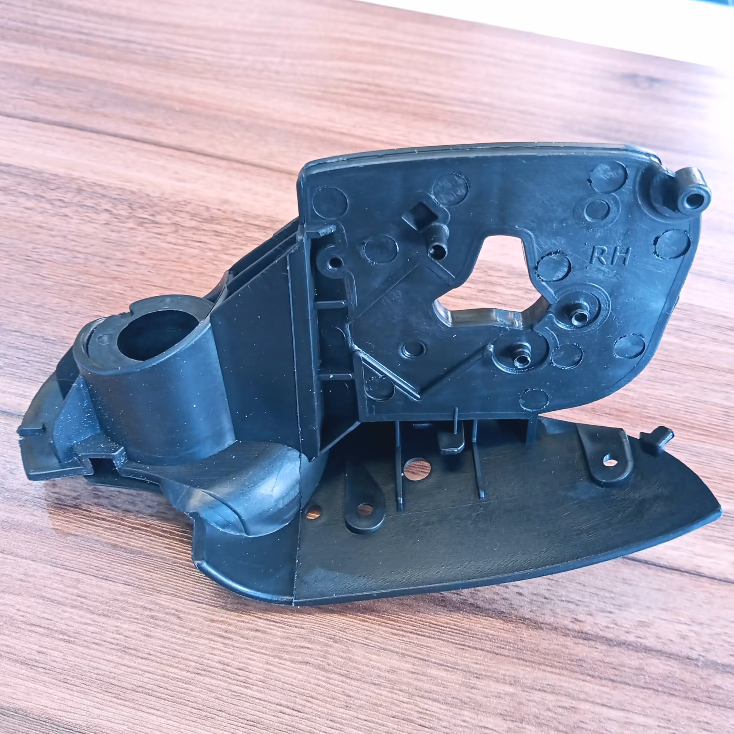 شاسی آینه بغل ساینا سمت راست (سمت شاگرد)

