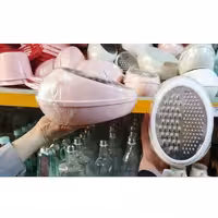 رنده استیل مخزن دار. در رنگ بندی صورتی و سفید  زیبا 