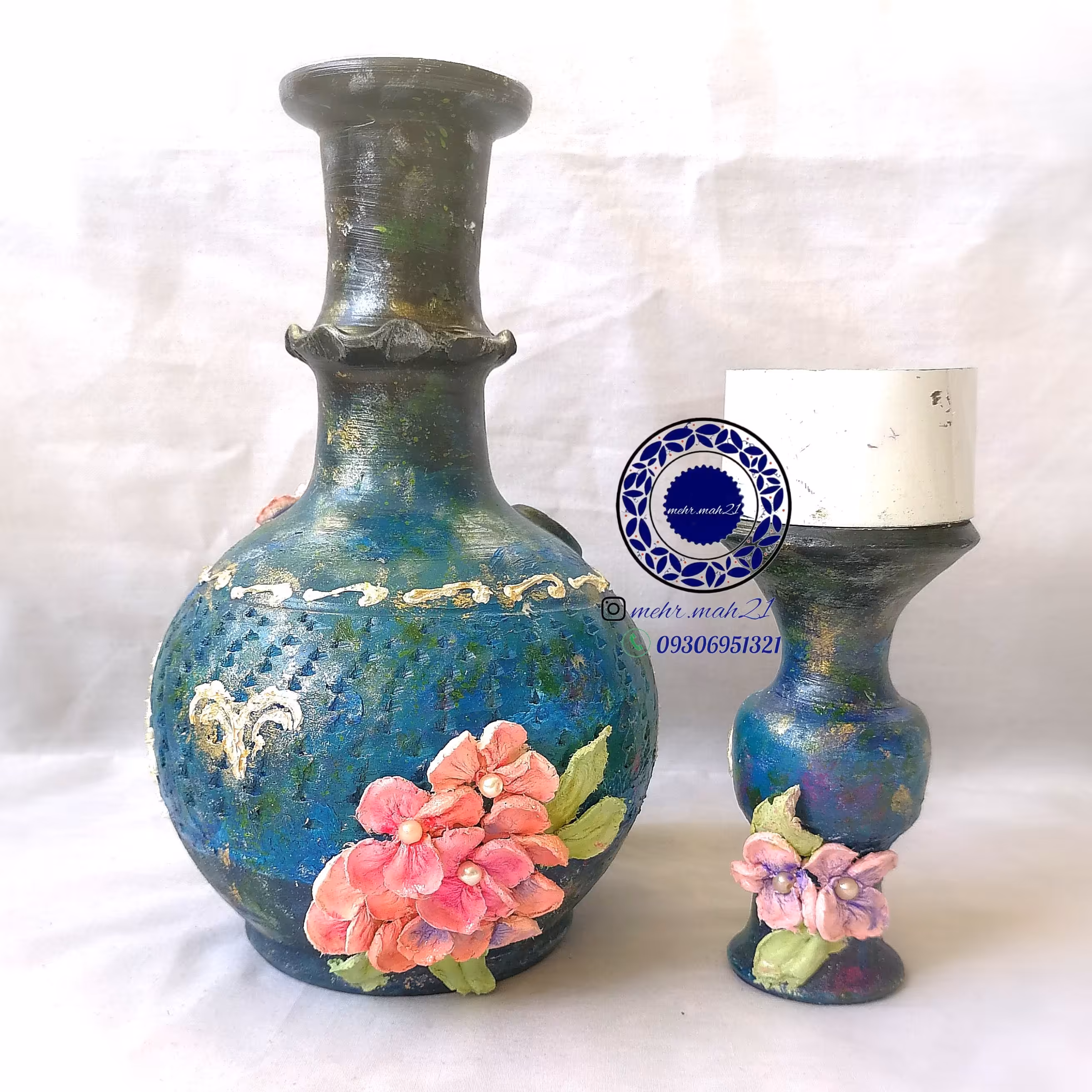 کوزه سفالی قلیان با طرح گل های برجسته استاکو و پتینه کاری  