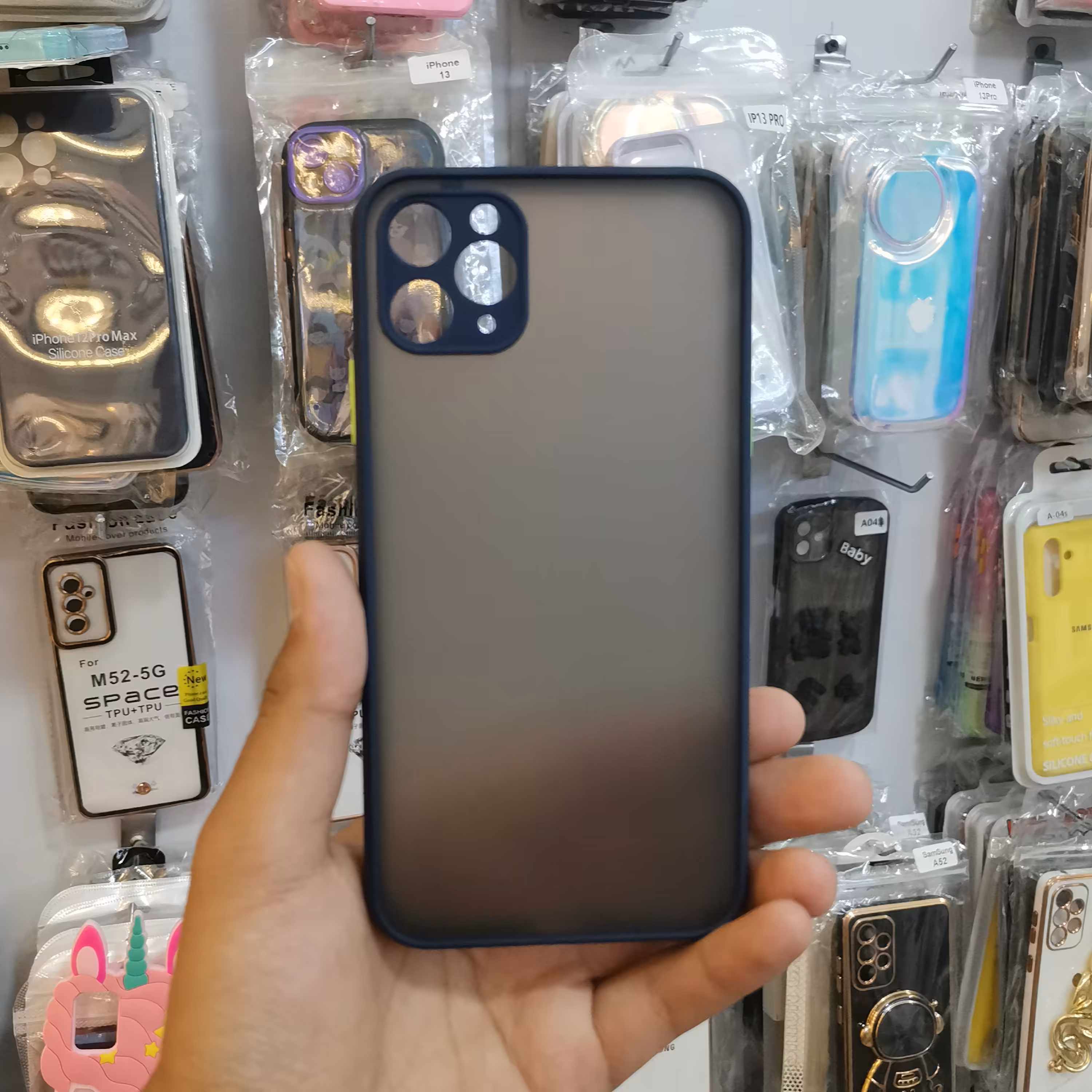 گارد - قاب - کاور پشت مات سرمه ای مناسب برای اپل آیفون iphone 11 pro max و آیفون 11 پرو مکس و آیفون Iphone 11 Pro Max 