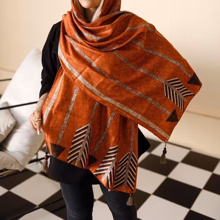 شال منگوله دار