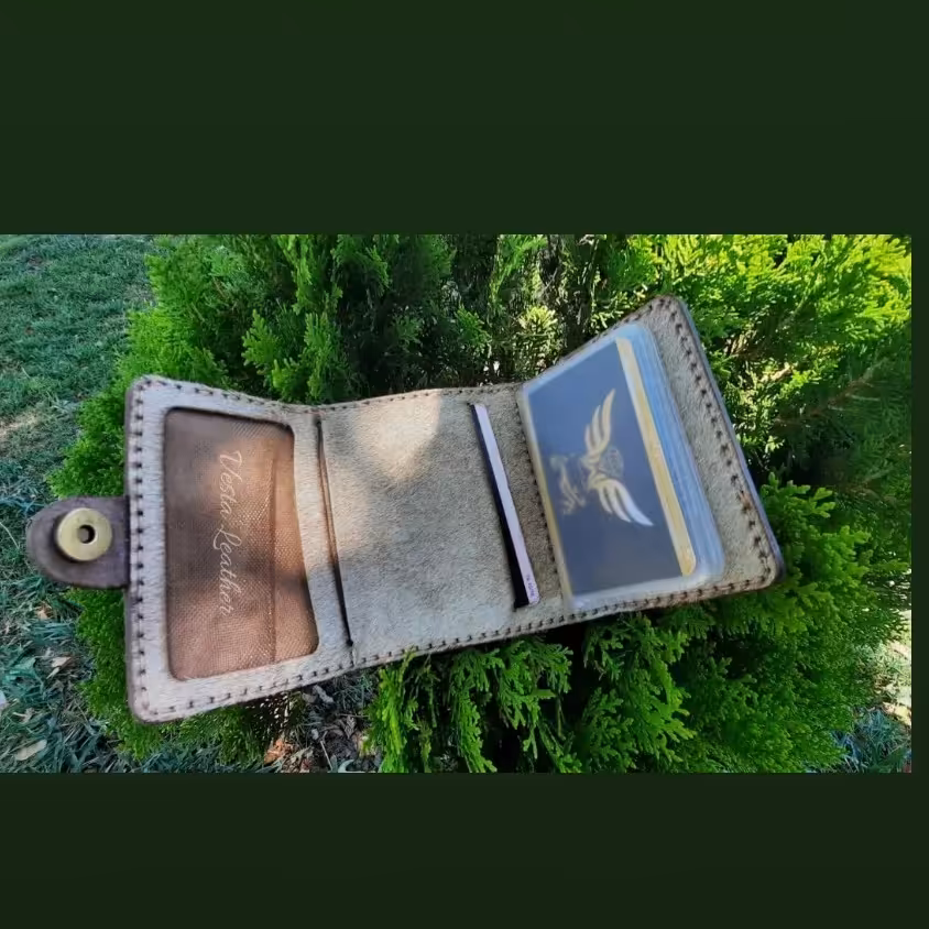 کیف پولی جیبی مردانه

چرم مویی گاوی
 