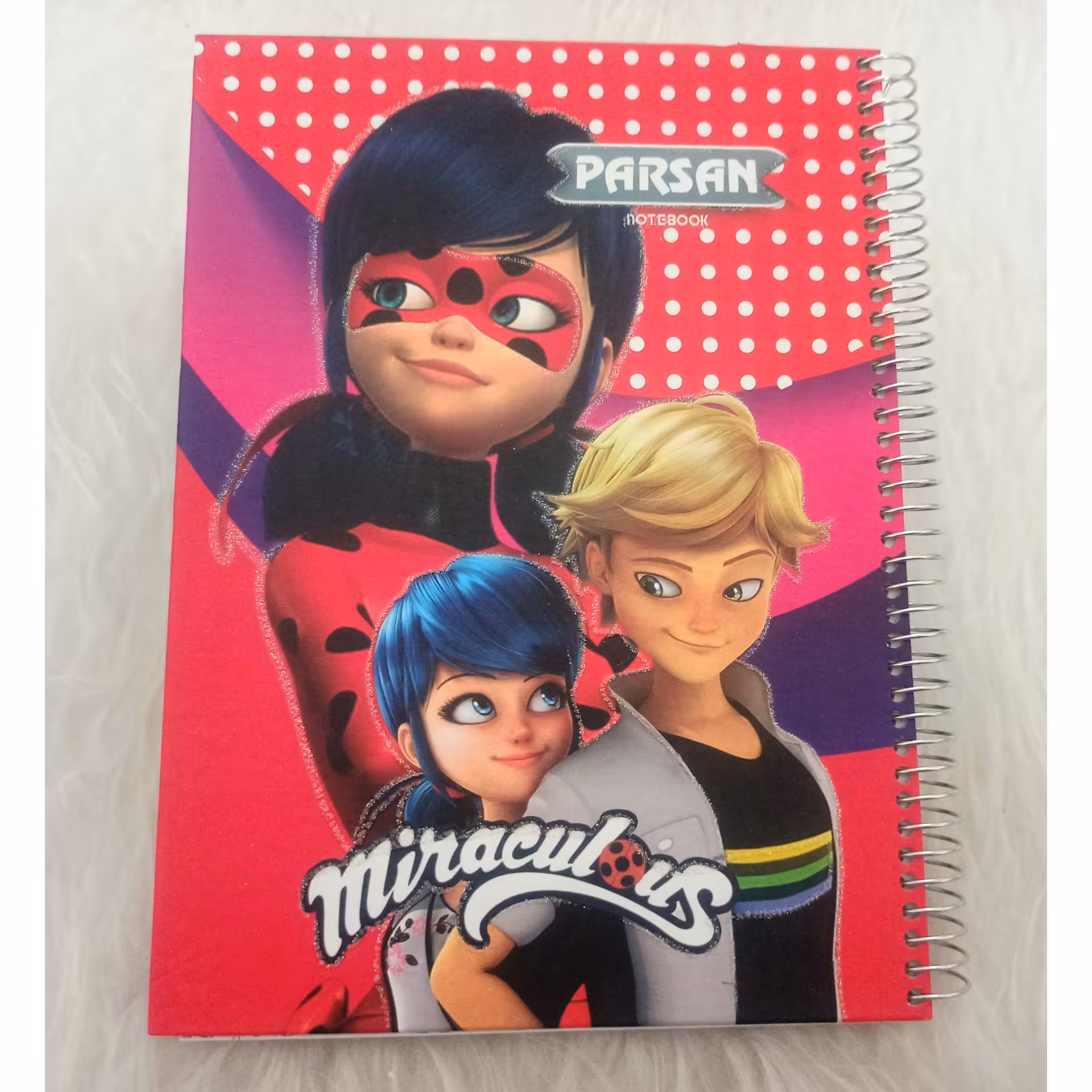 دفتر سیمی، 100برگ، جلد سخت، سایز 23*17، طرح دختر کفشدوزکی