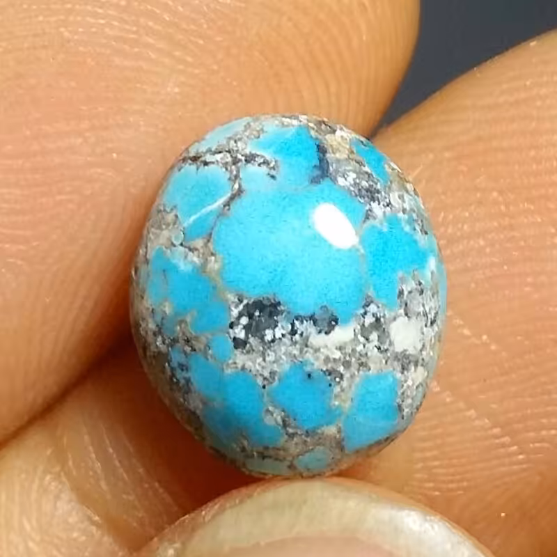 نگین فیروزه اصل نیشابور آبی تراش بیضی بسیار زیبا و چشم نواز و فاخر کد 10996