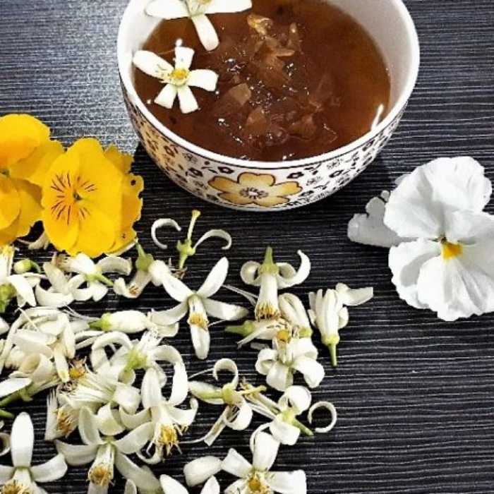 مربای بهار نارنج باعسل وزغفران پخته شده