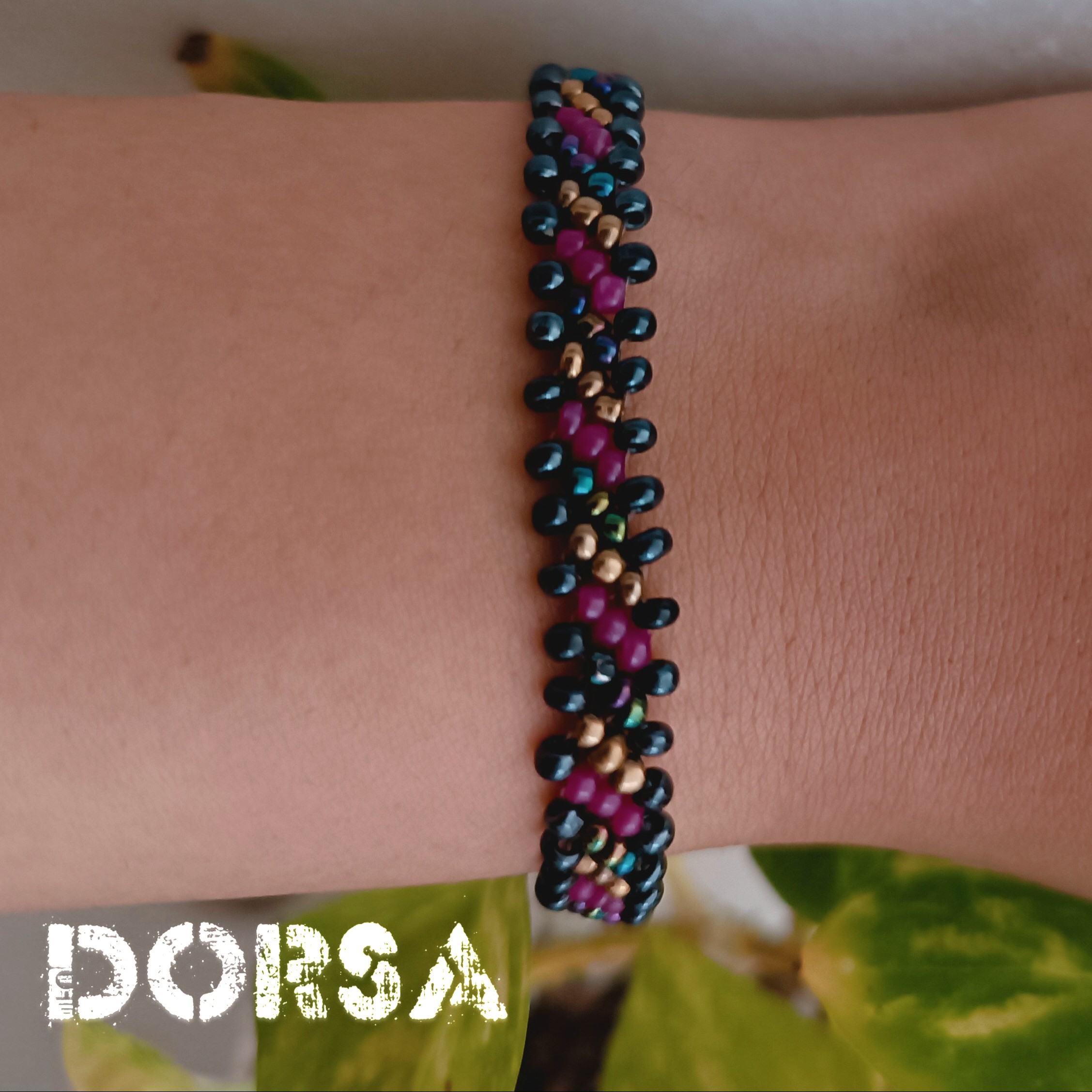 دستبند منجوقی چهار رنگ بافت سورمه ای