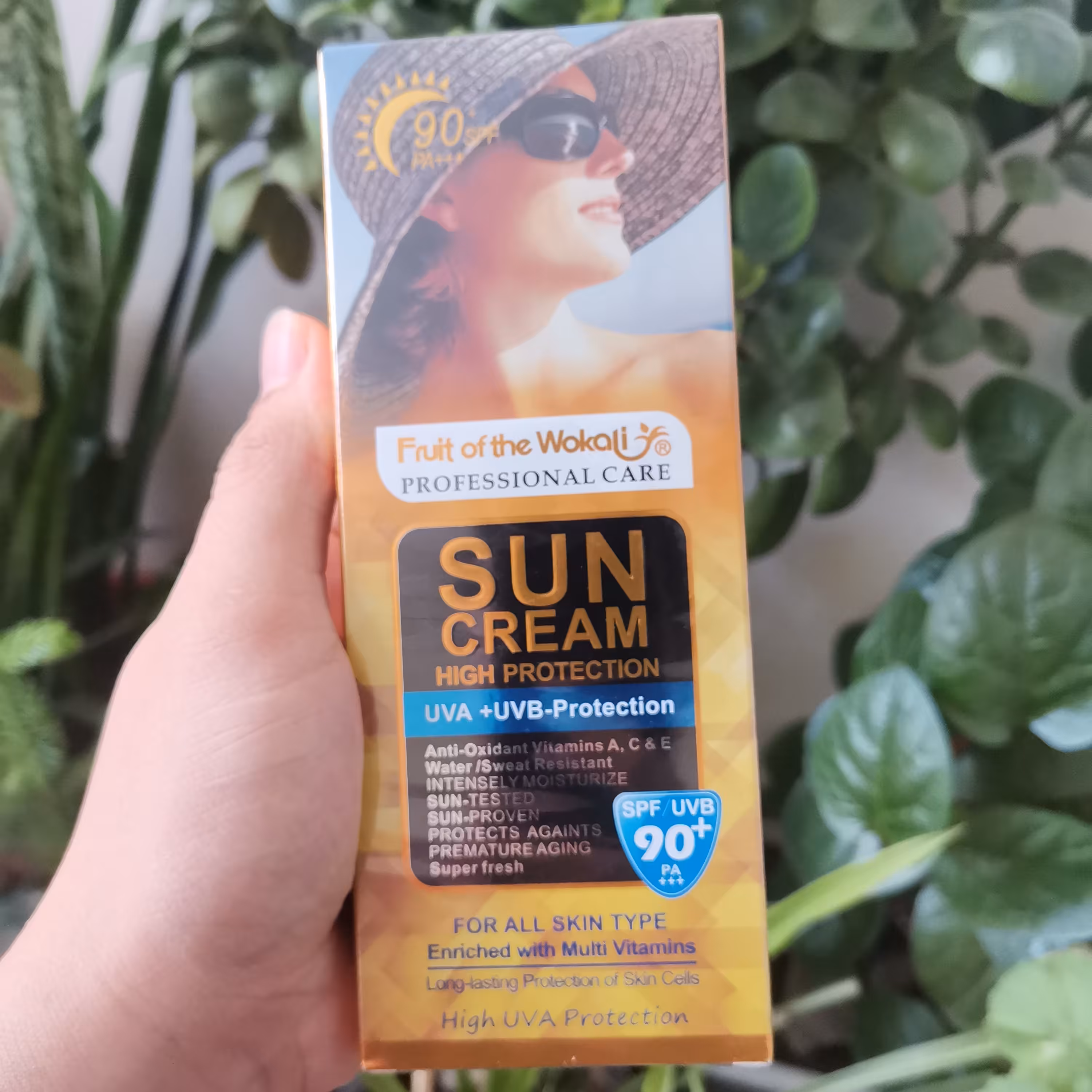 ضدآفتاب وکالی spf90 بی رنگ مناسب تمام بدن 130 میل 