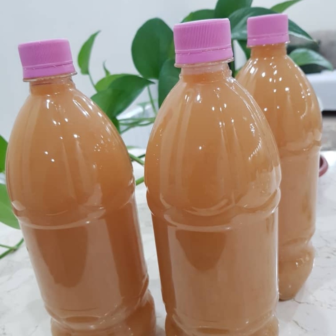 آبغوره طبیعی  اولین آبگیری خرداد 1402 یک لیتری هزینه ارسال با مشتری (پسکرایه )