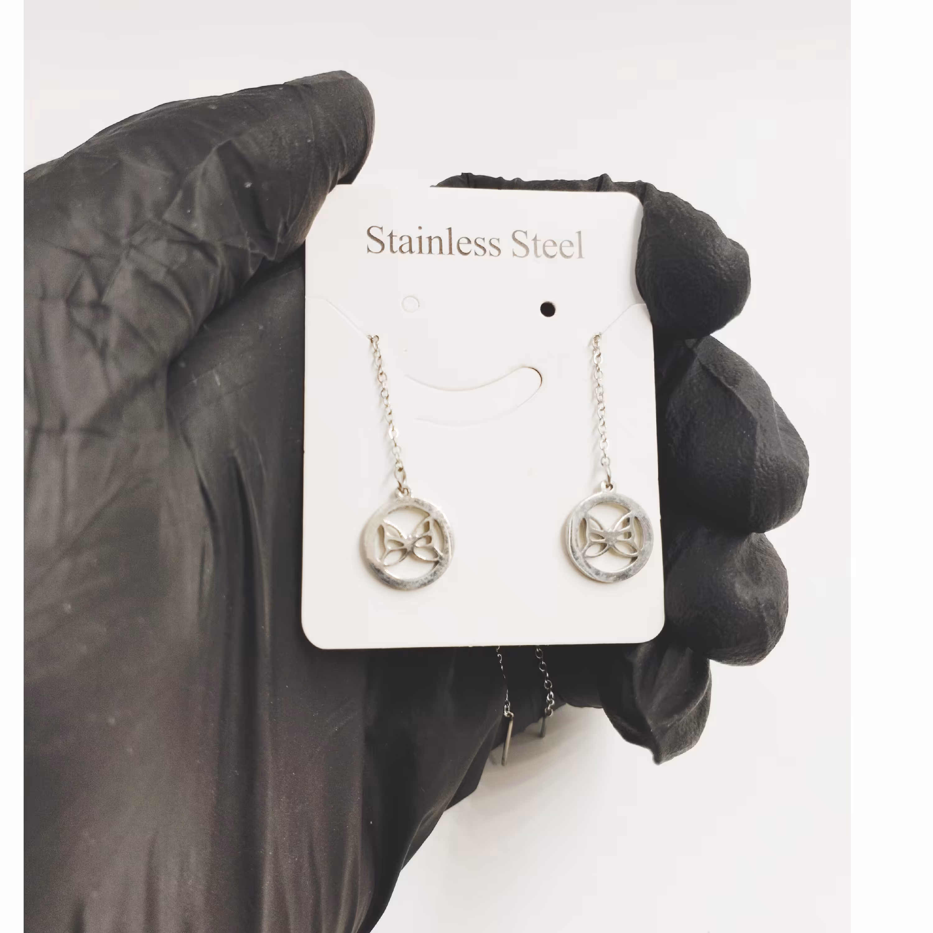 گوشواره بخیه ای طرح پروانه  نقره ای رنگ ثابت 