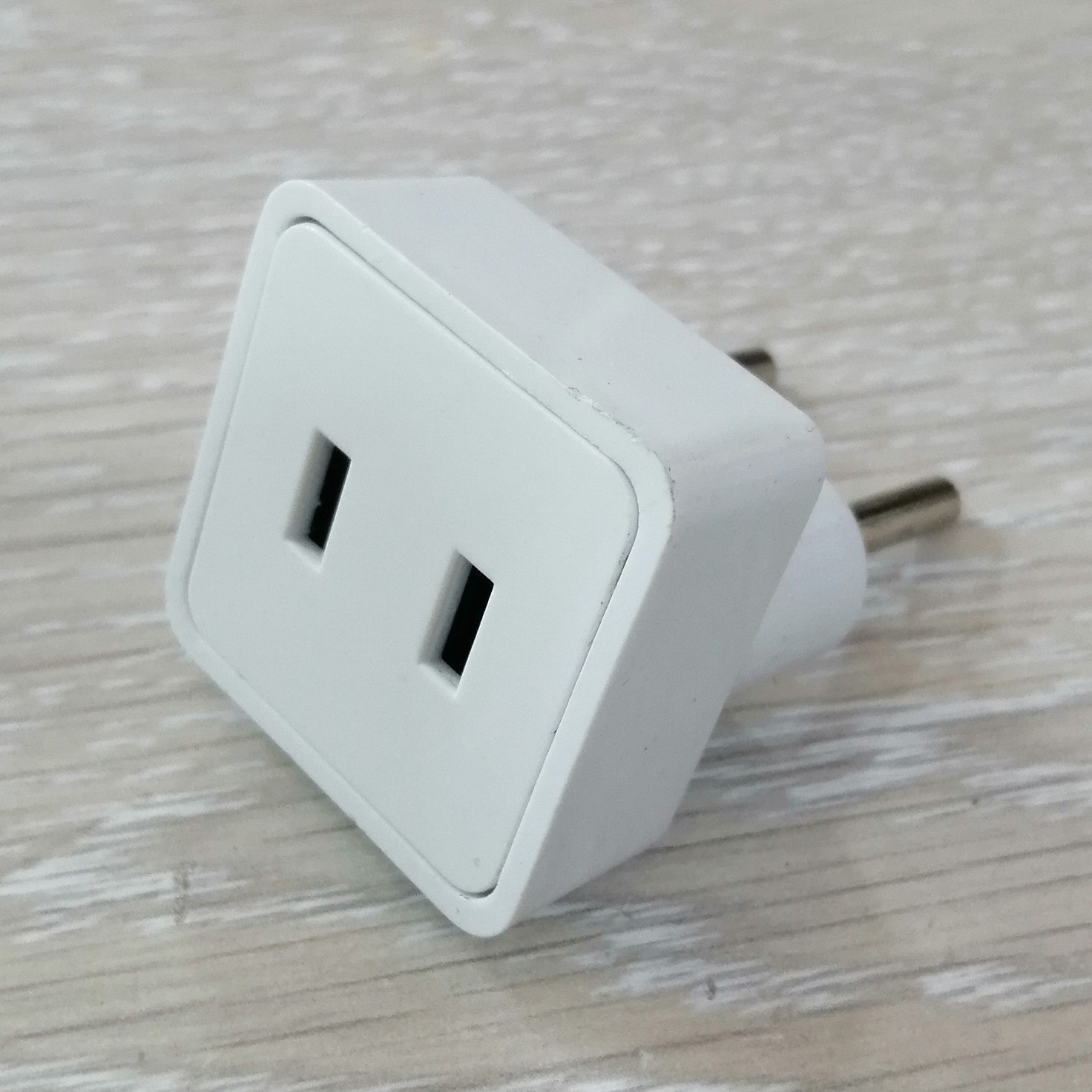 دوشاخه تبدیل 2 ب 2 هادرون