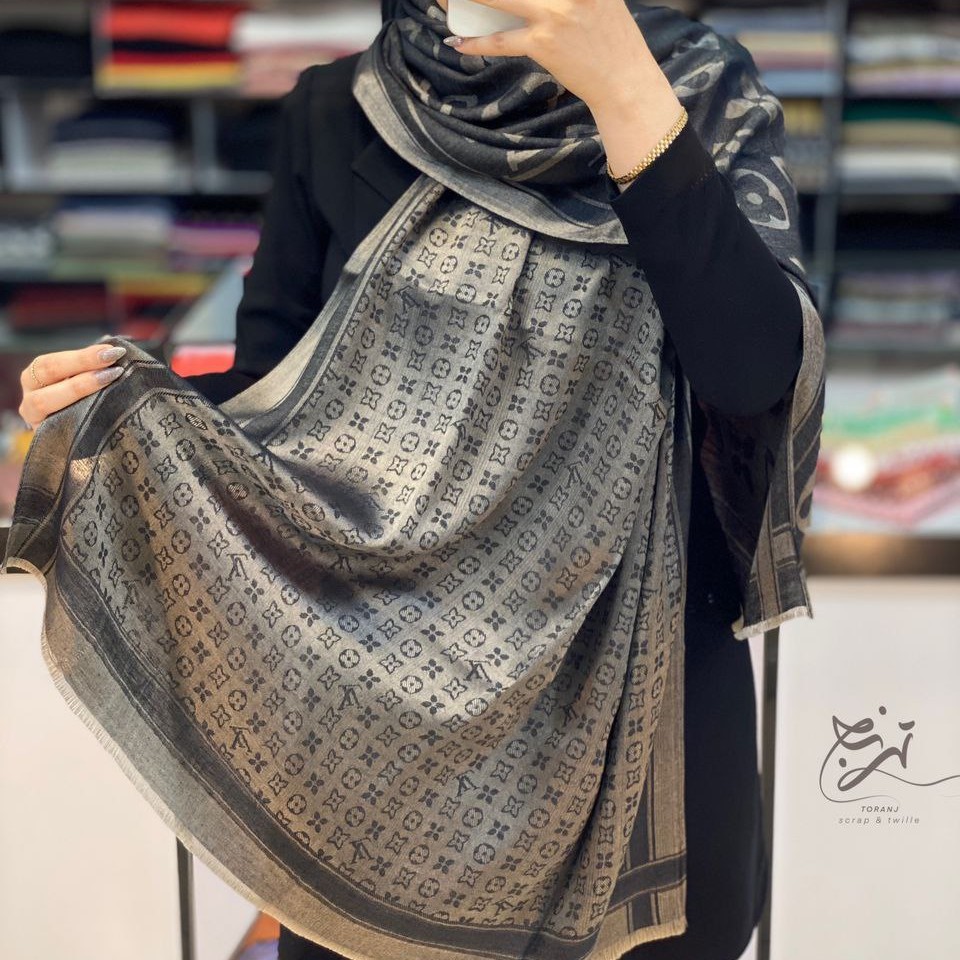 دوتا دونه آخر تخفیف خورد - شال نخ ژاکارد بژ دورو شیک و مجلسی قواره 200 در 70 در دو طرح زیبا