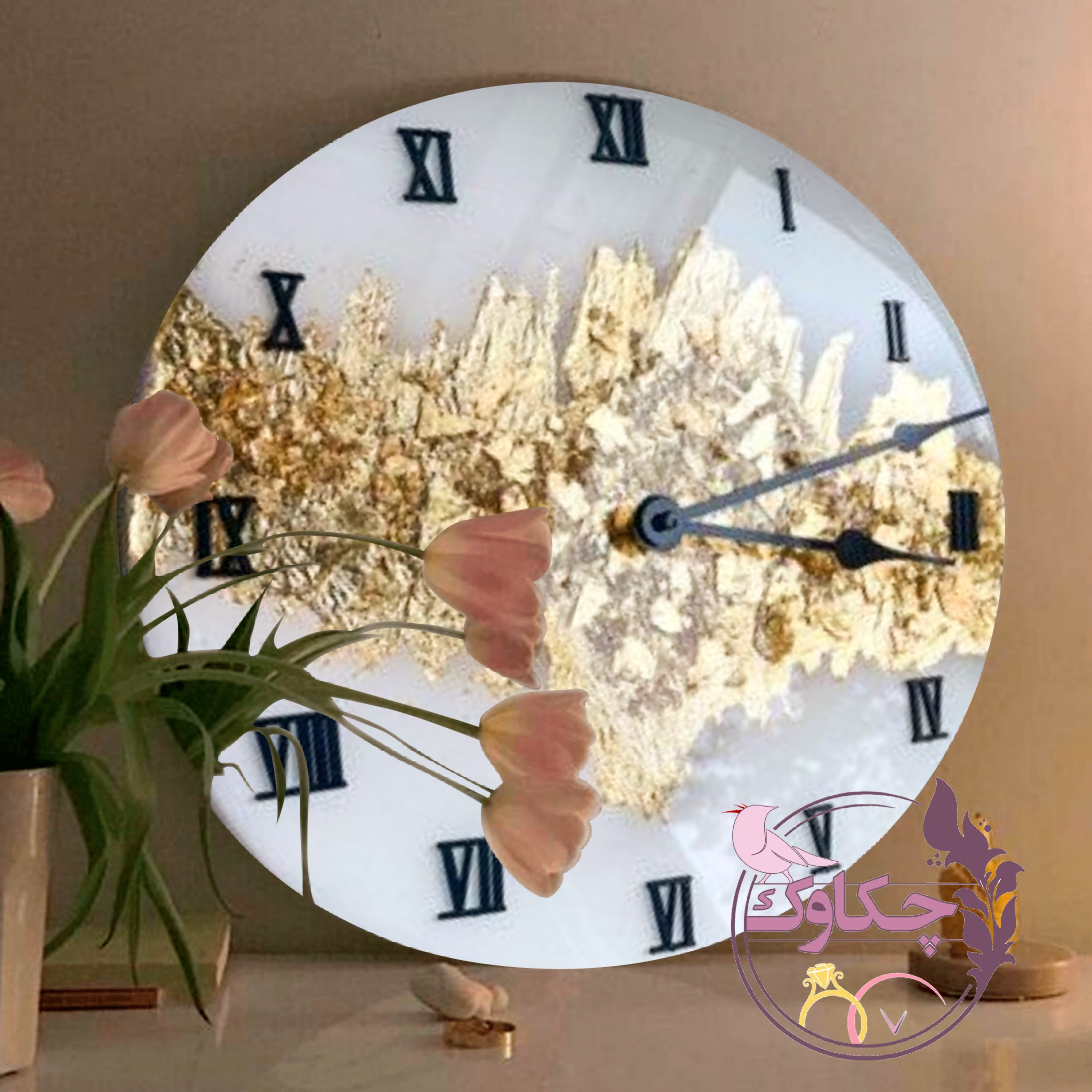 ساعت دیواری چوب و رزین کار شده با ورق طلا و زمینه سفید با بیس 30 سانتی