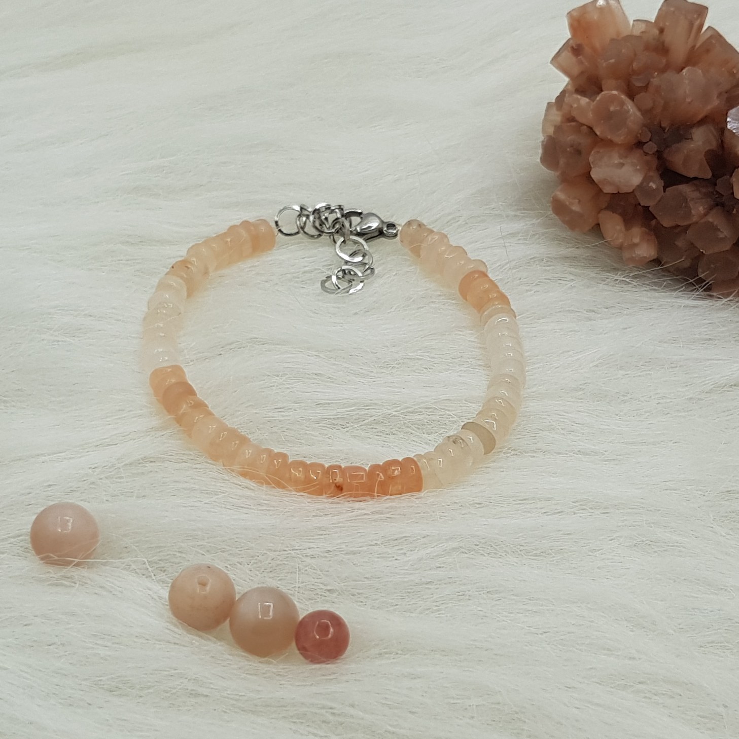 دستبند سنگ ماه طبیعی moonstone تراش عدسی سایز 5 کیفیت عالی