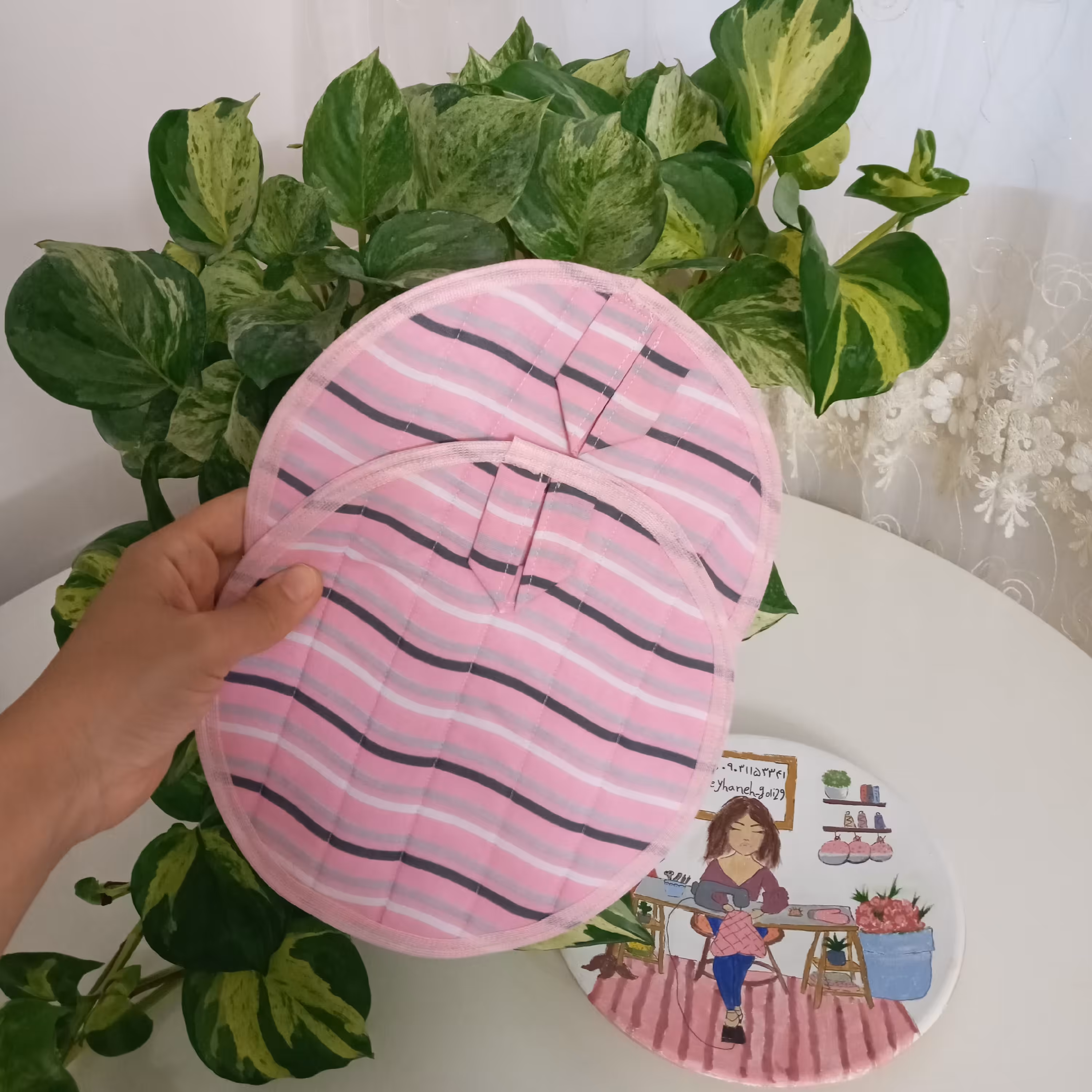 دستگیره دایره ای مطلسه دوزی شده( یک جفت) موجود