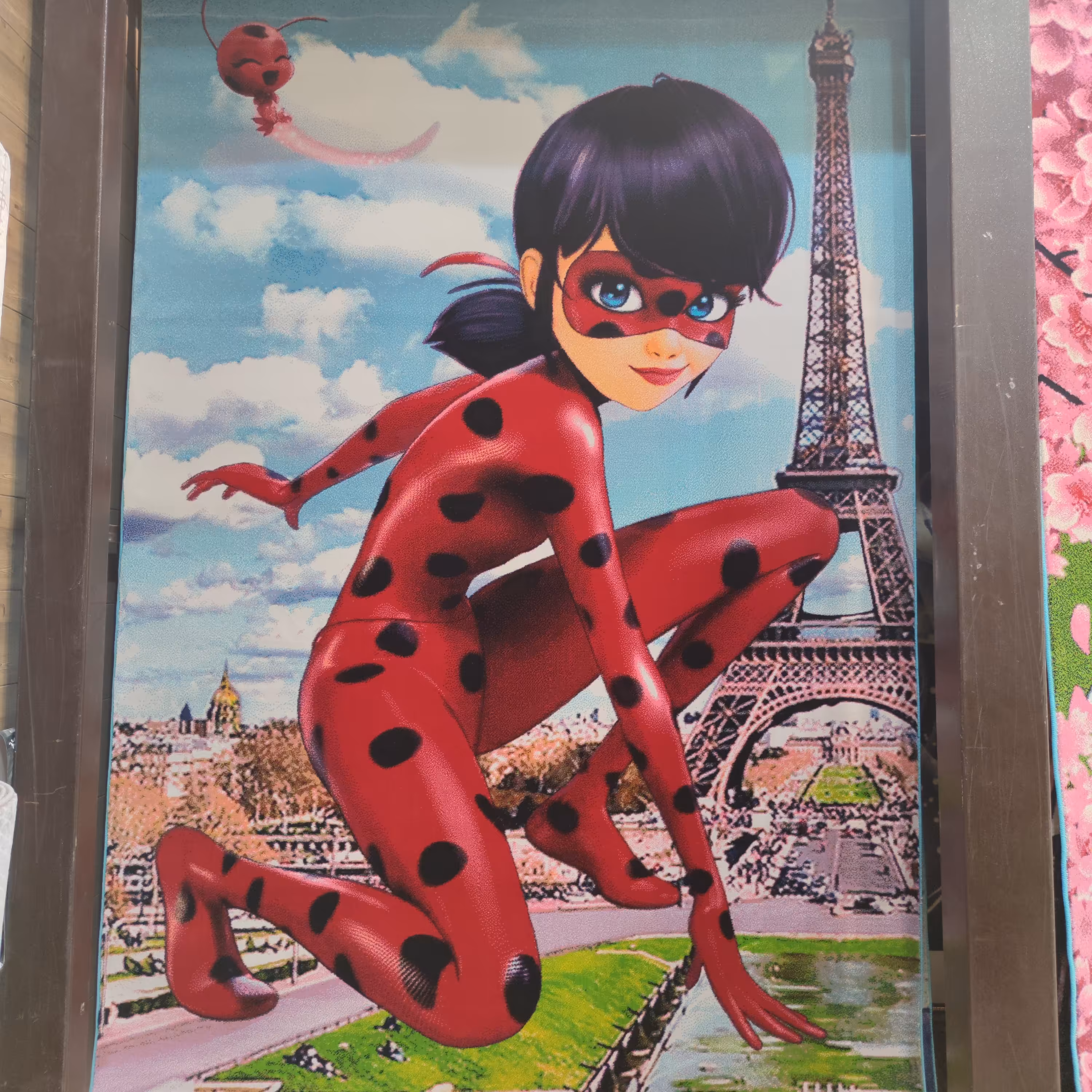 فرش اتاق خواب کودک و سیسمونی طرح دختر کفشدوزکی  500 شانه تراکم 1000، 1/5 × 1