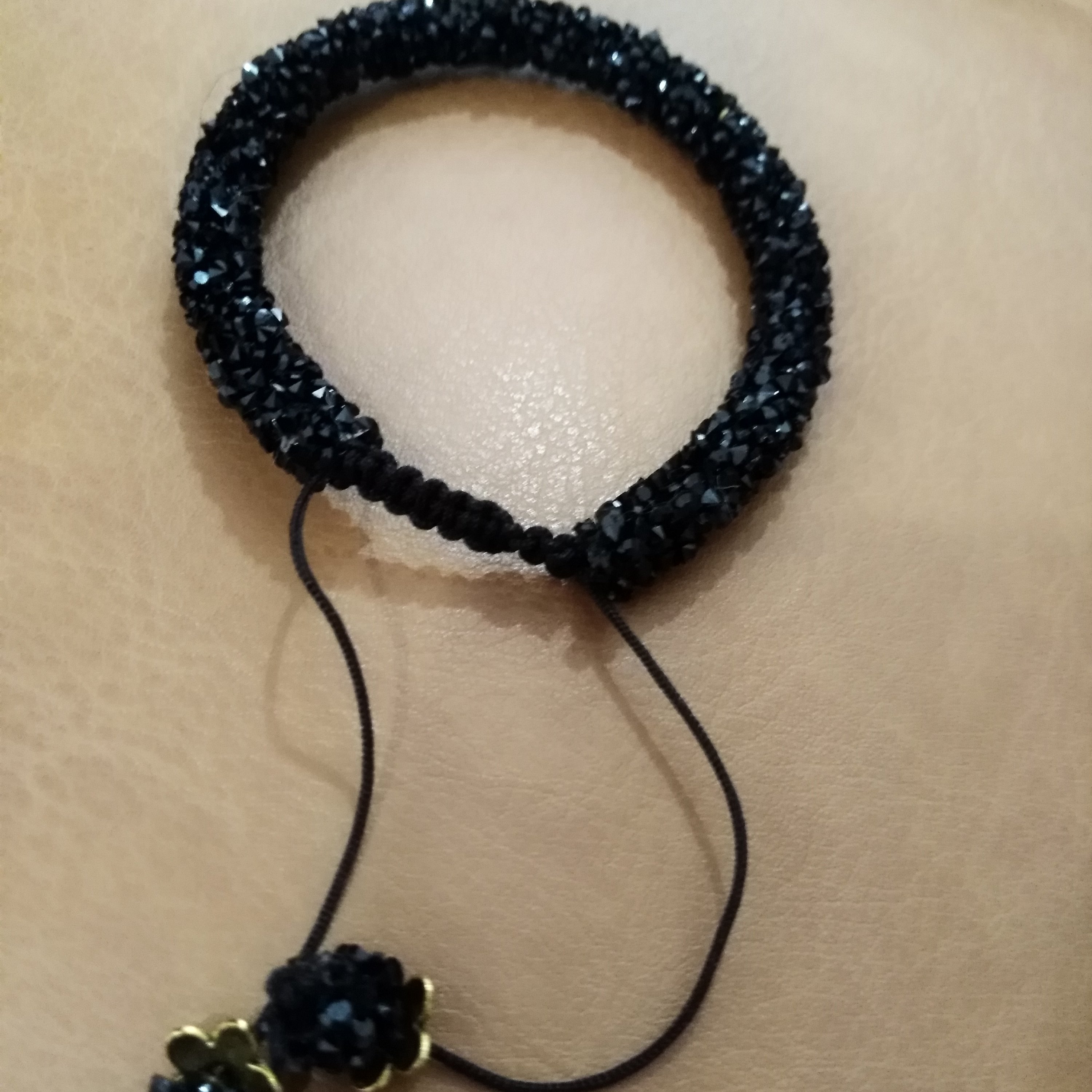 دستبند سواروسکی مشکی براق