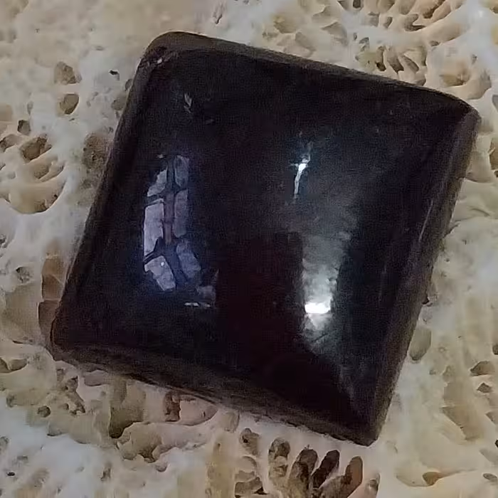 نگین یاقوت سرخ اصل افریقا دست تراش 25.70قیراط