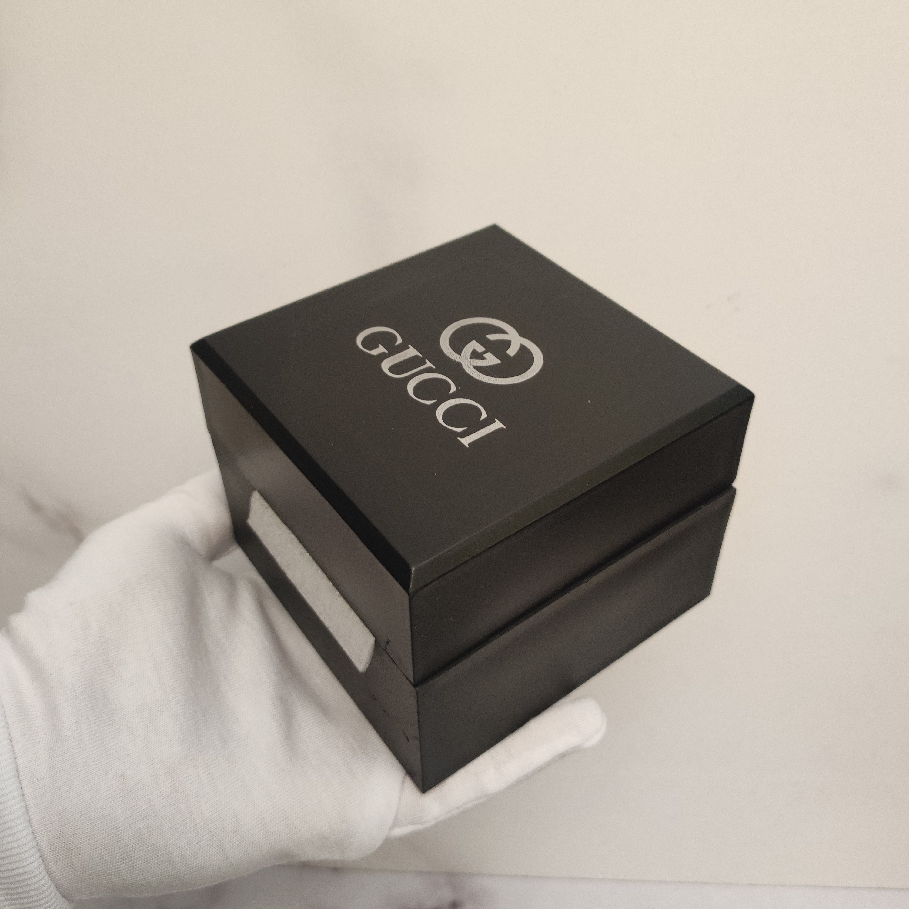 جعبه ساعت  هارد باکس گوچی بالشتک دار   هاردباکس GUCCI