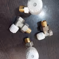 ست شیرآلات مخصوص رادیاتورها شامل شیرکوچک و شیر بزرگ (پس کرایه)