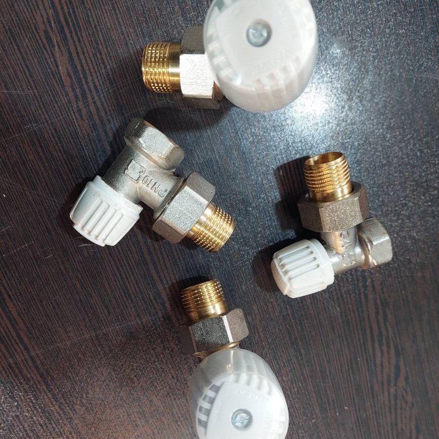 ست شیرآلات مخصوص رادیاتورها شامل شیرکوچک و شیر بزرگ (پس کرایه)