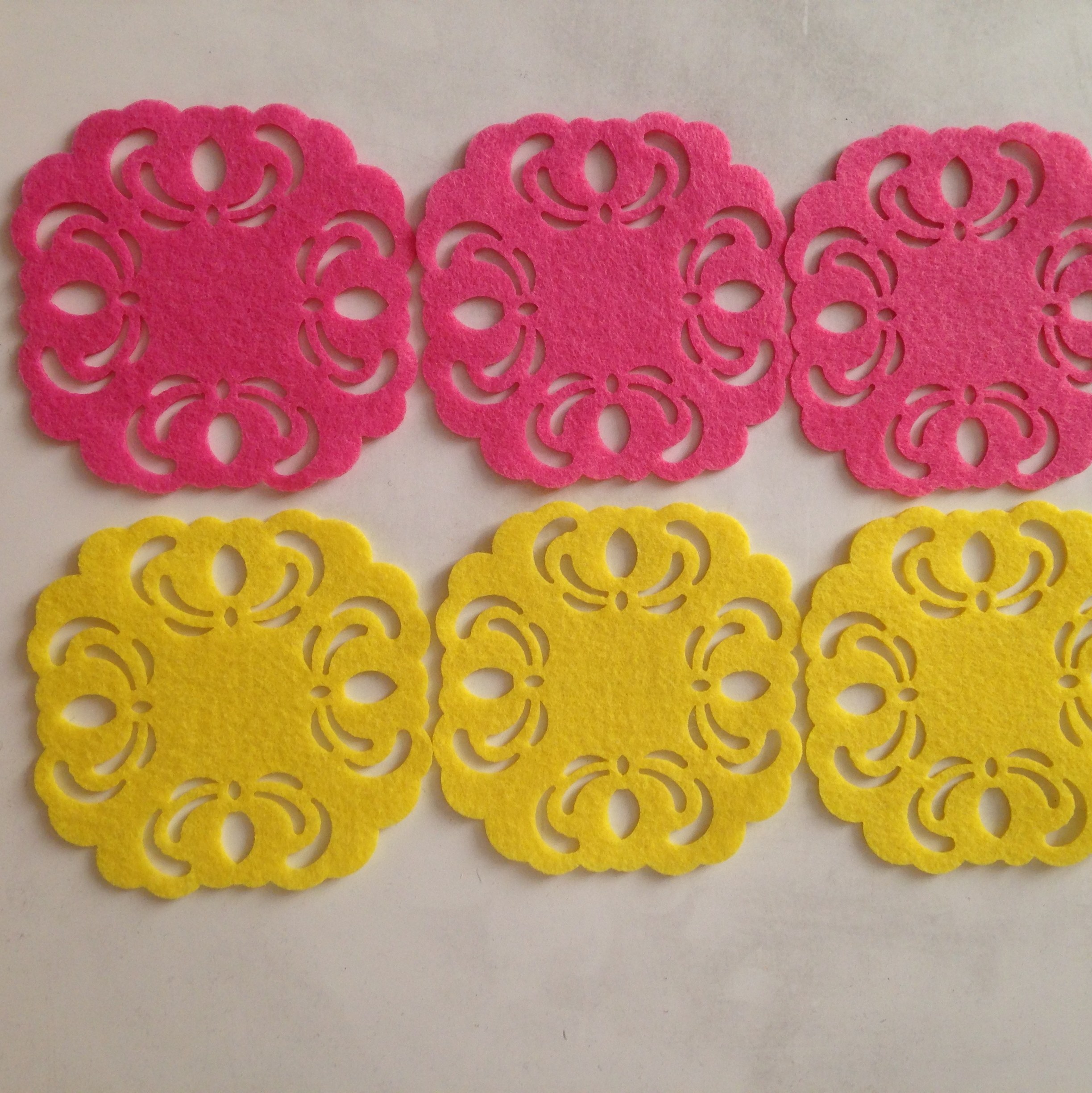 پک 12 عددی زیر لیوانی نمدی برش لیزری