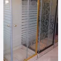 اتاق دوش شیشه 6 میل سند بلاست شده با پروفیل طلایی استیل