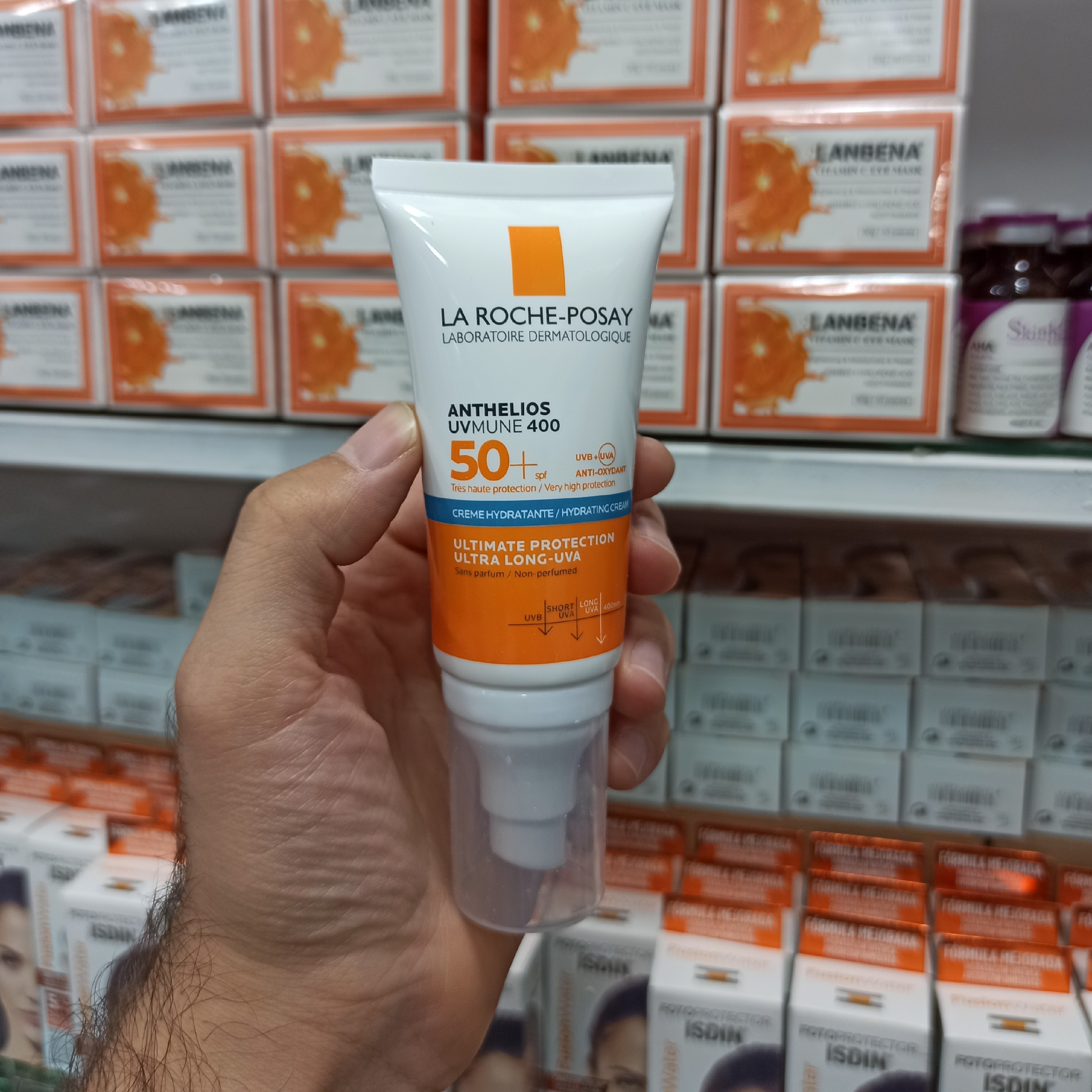 کرم ضدآفتاب و آبرسان لاروش پوزای 24 ساعته

