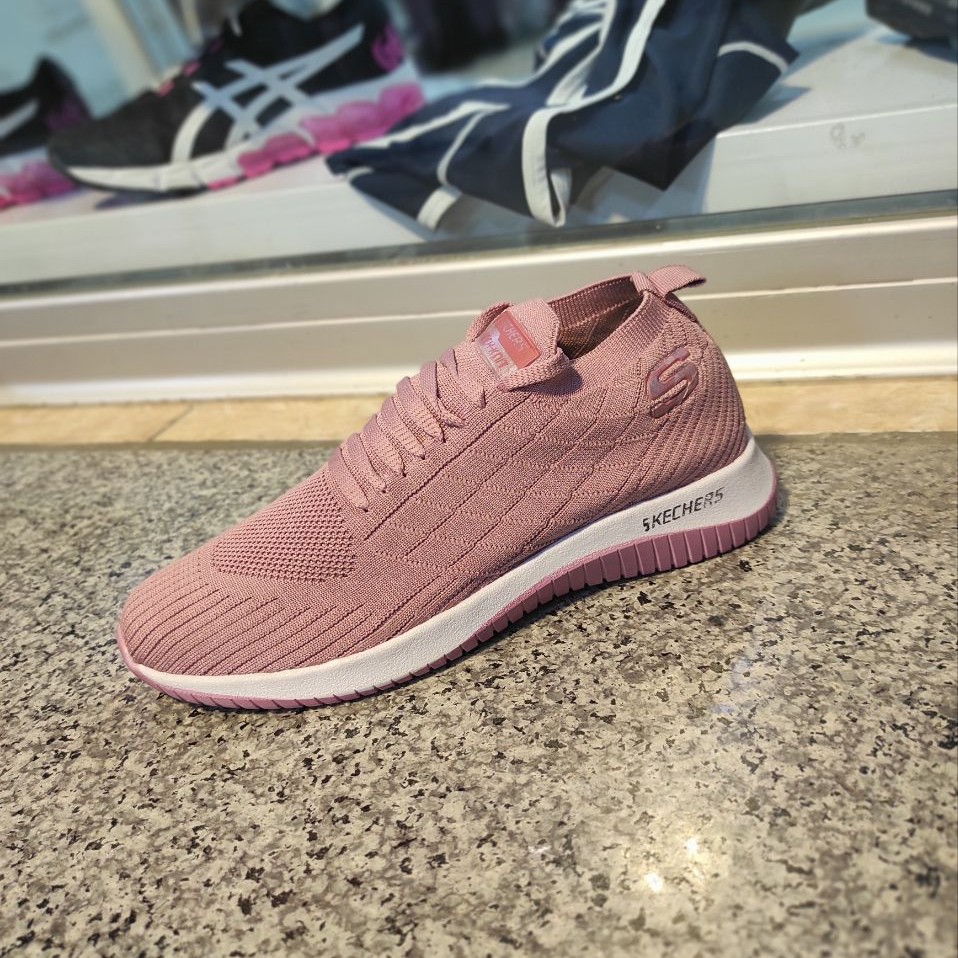کفش اسکیچرز صورتی بسیار با کیفیت و سبک و زیره انعطاف پذیر