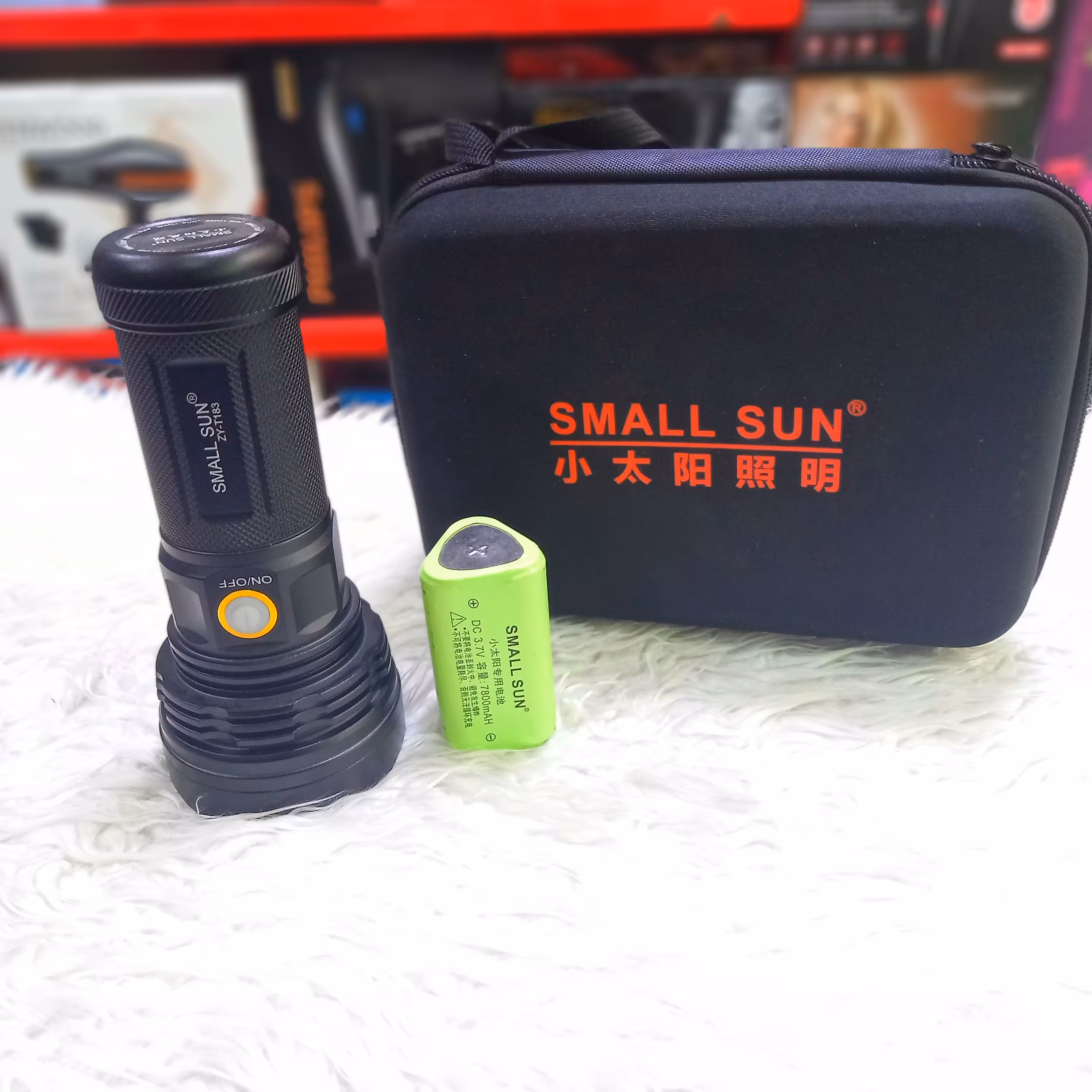 چراغ قوه اسمال سان T183 دور برد 2000 متر حرفه ای