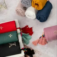 شال نخ اسلپ منگوله دار
 طرح Lv 
بسیار سبک و خنک 